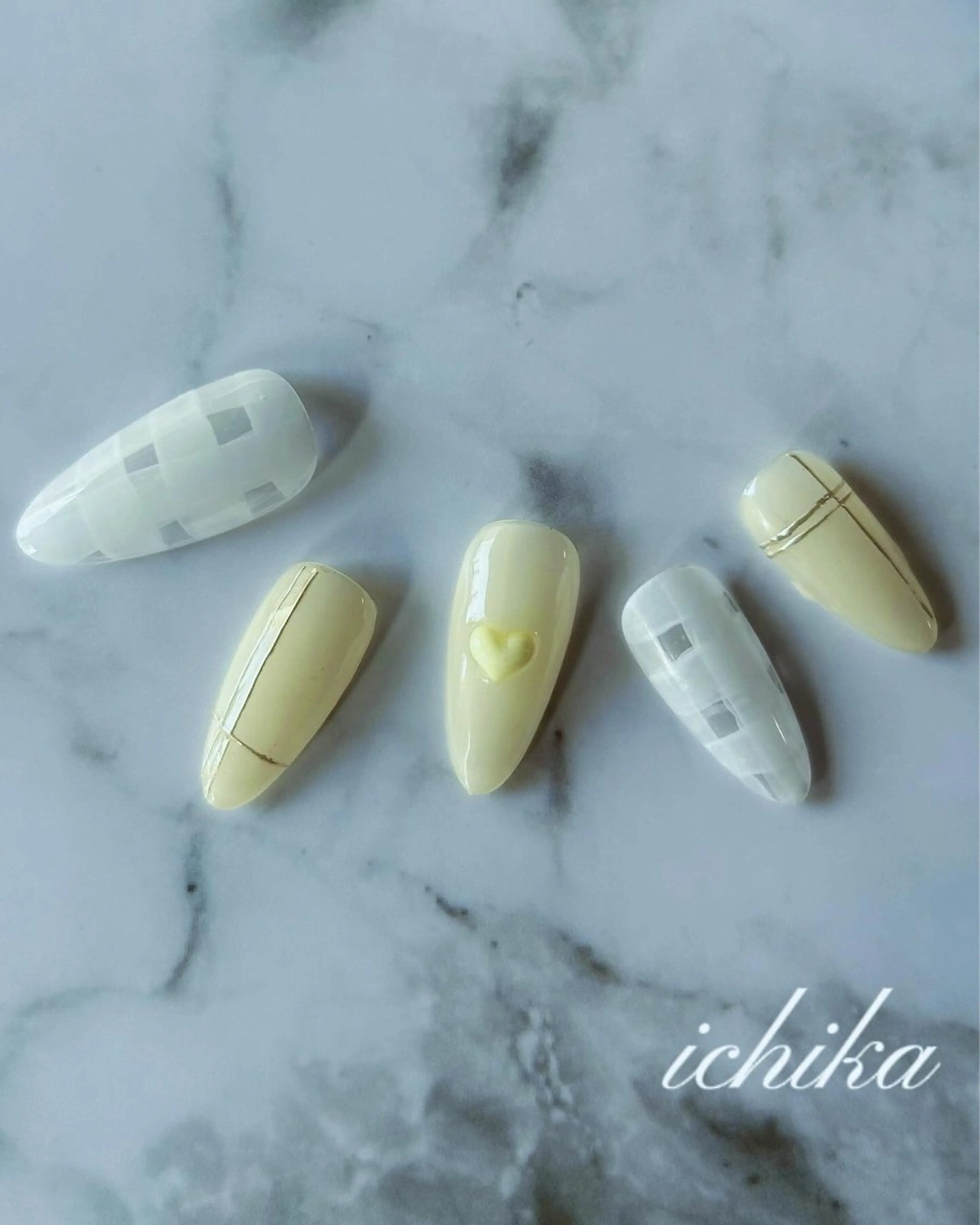 ネイル 黄色 ジェルネイル専門店 一花-ICHIKA-のネイルデザイン
