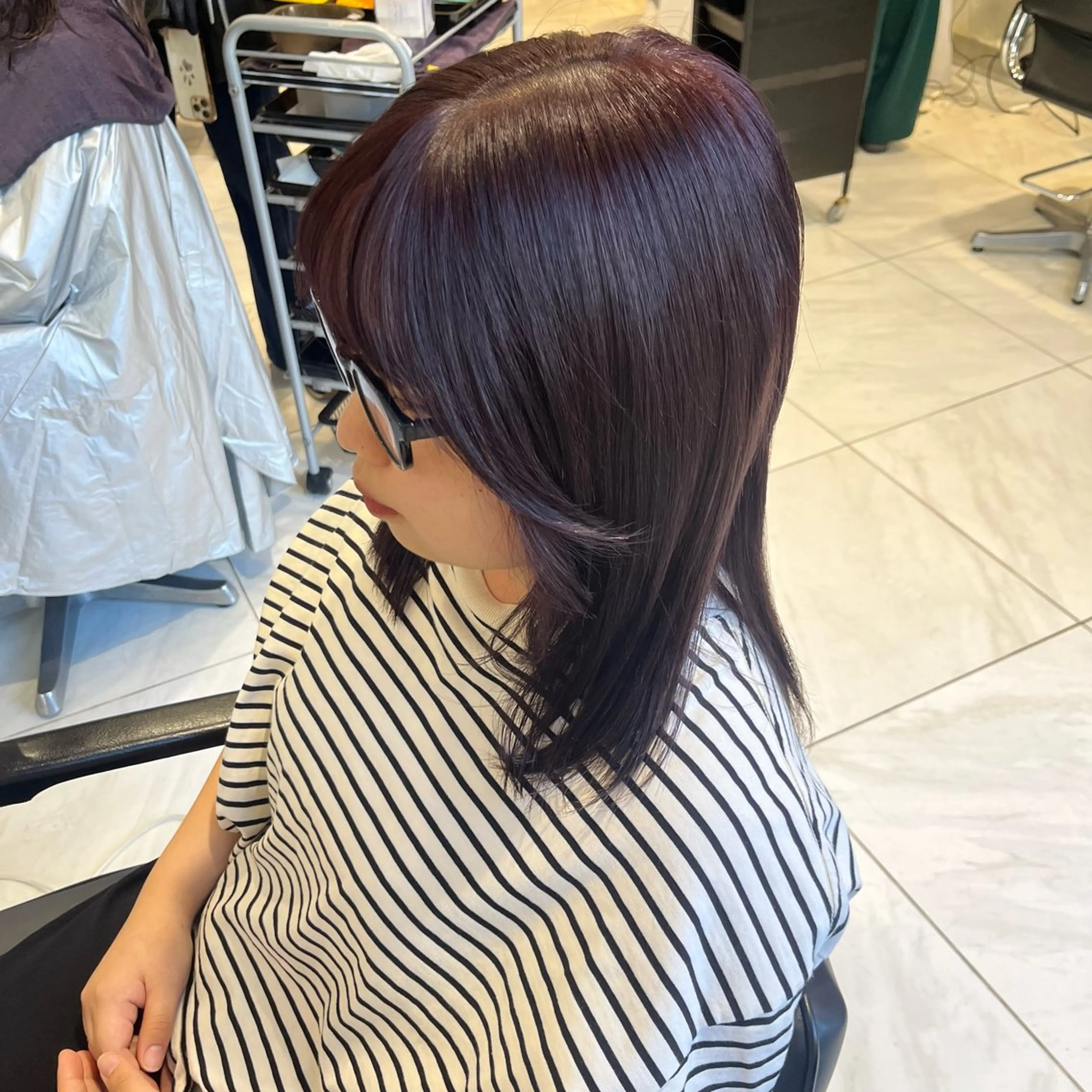 セミロング カラー ナミ🩶暗髪/暖色 ❤️/透明感/縮毛のヘアスタイル