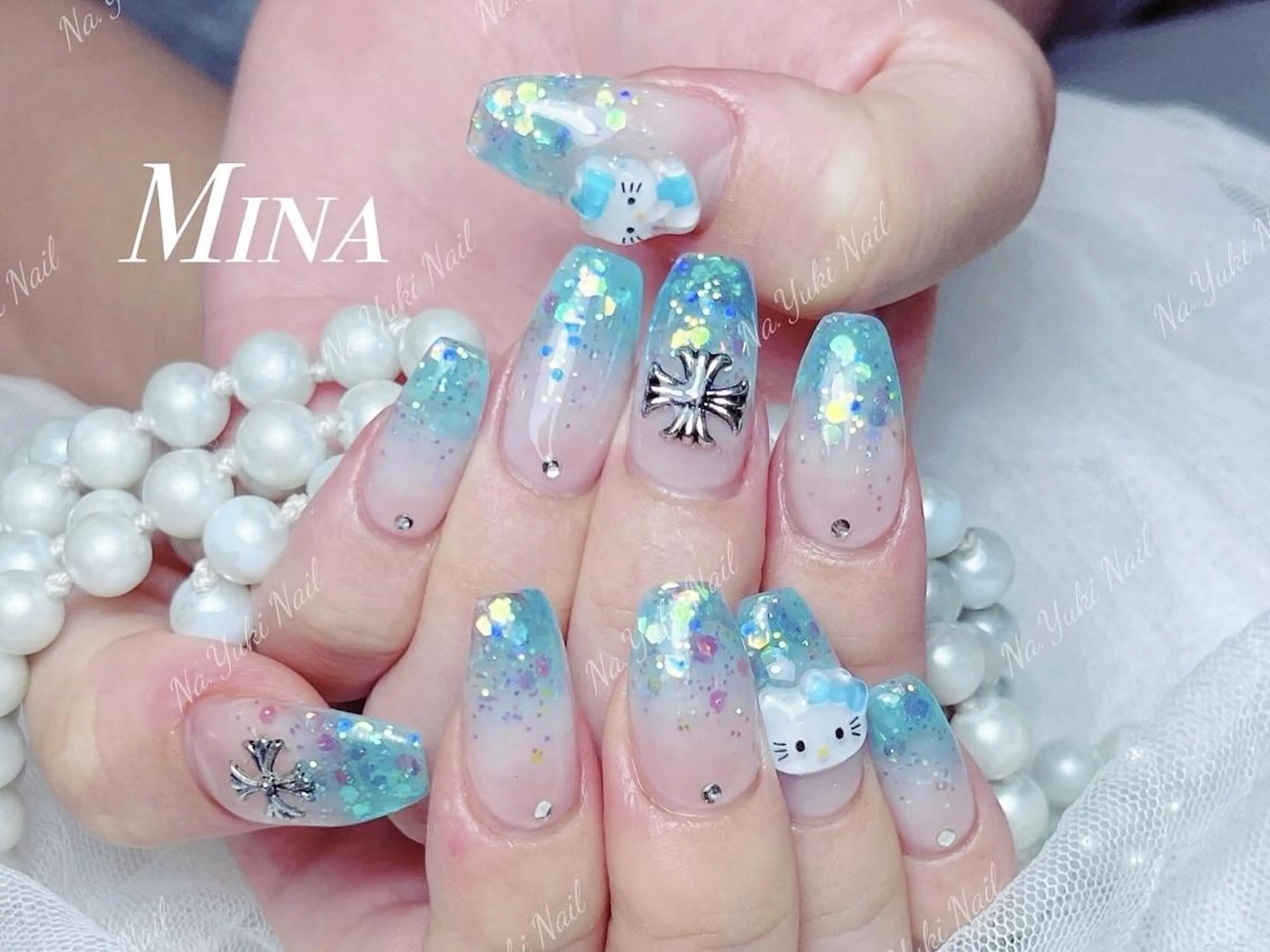 ネイル Queenie 🦋のネイルデザイン