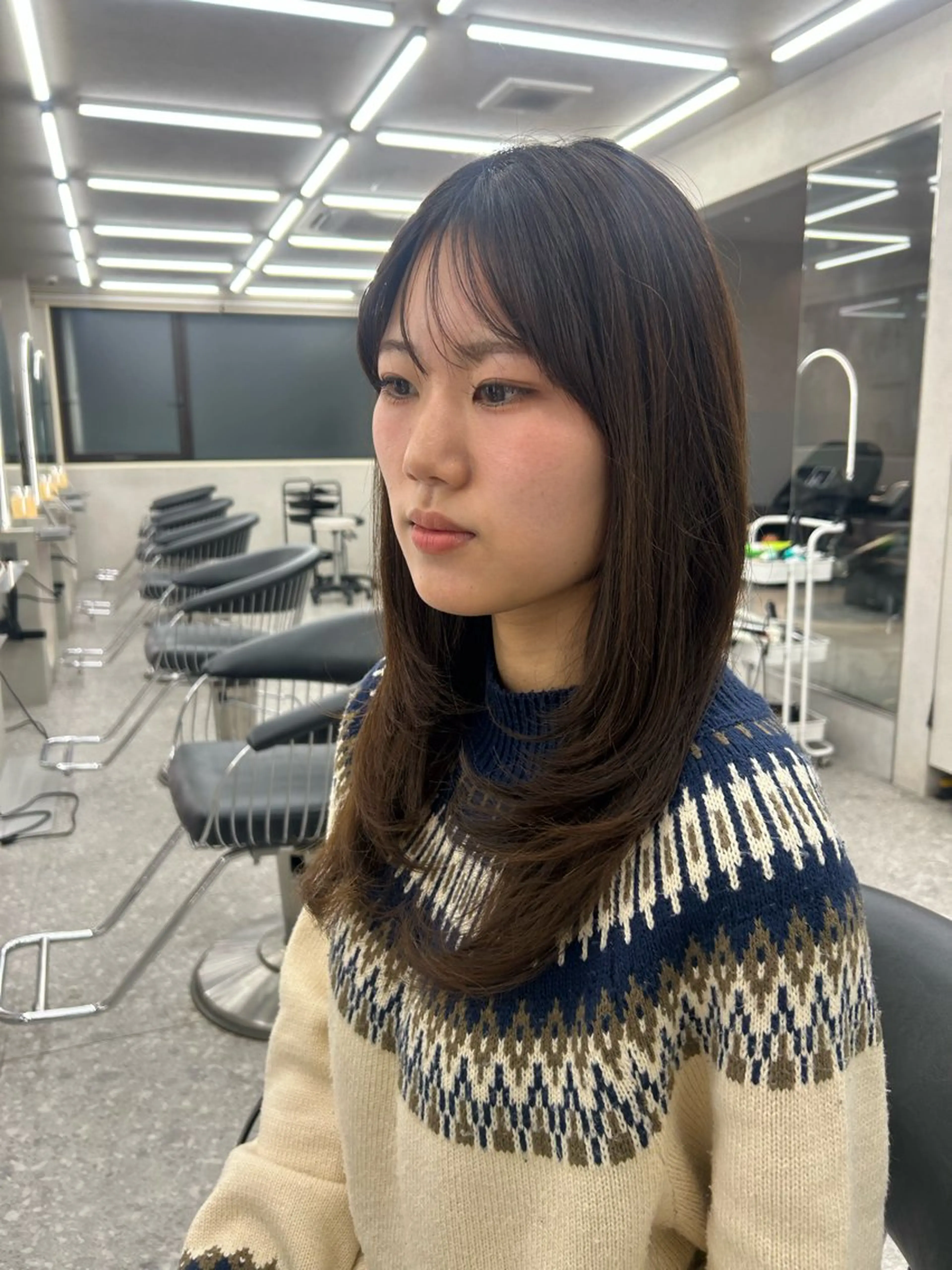 セミロング あ い か 🎀 レイヤーカットのヘアスタイル