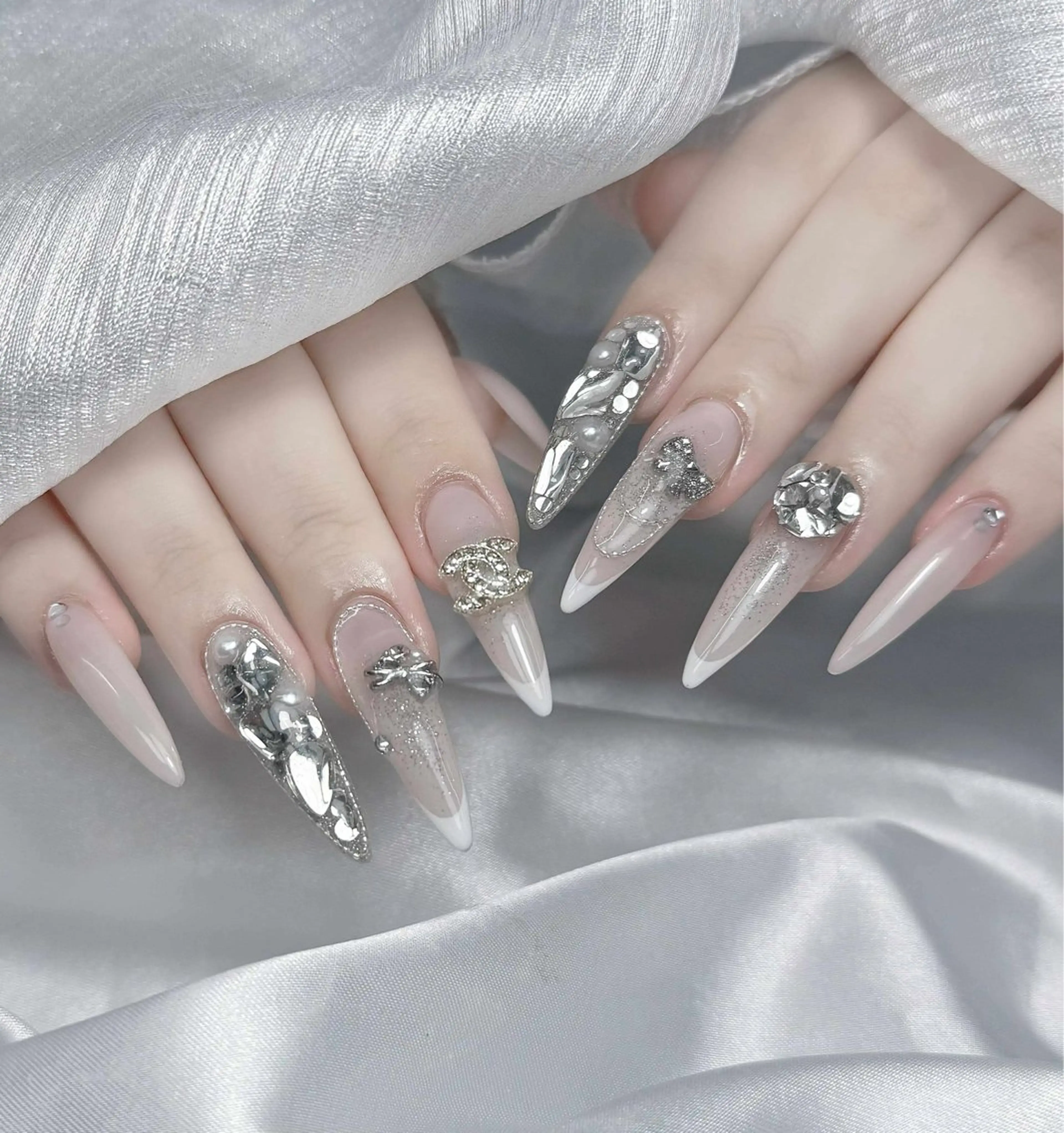 ネイル アートネイル ジェルネイル キラキラネイル 持ち込み シンプルネイル Nova Nail Salonのネイルデザイン