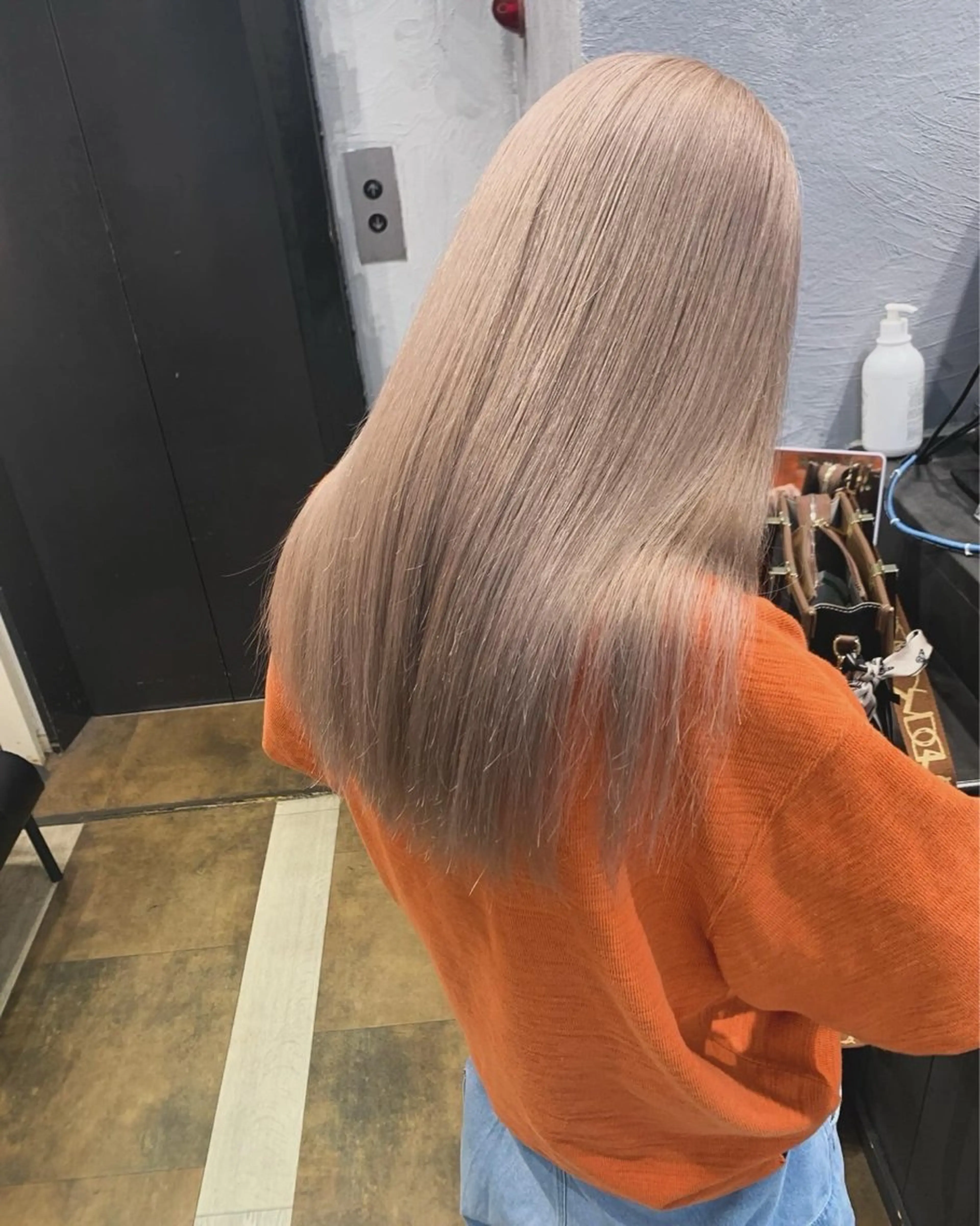 カラー GISEL TAKUYAのヘアスタイル