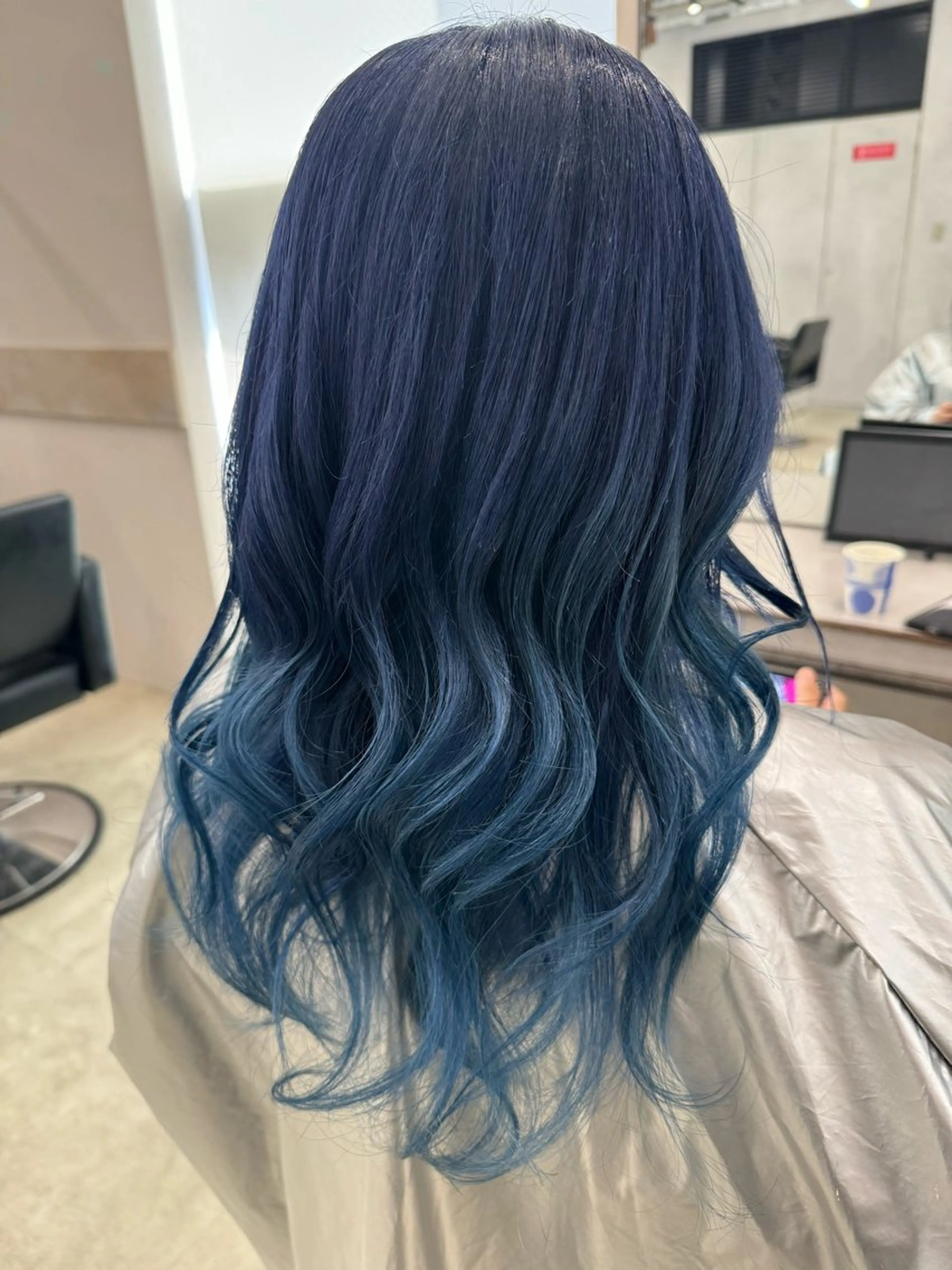 カラー ブルーカラー グラデーションカラー カット ヘアカラー トリートメント 透明感カラー✨艶髪 制作🌱山根あゆみのヘアスタイル