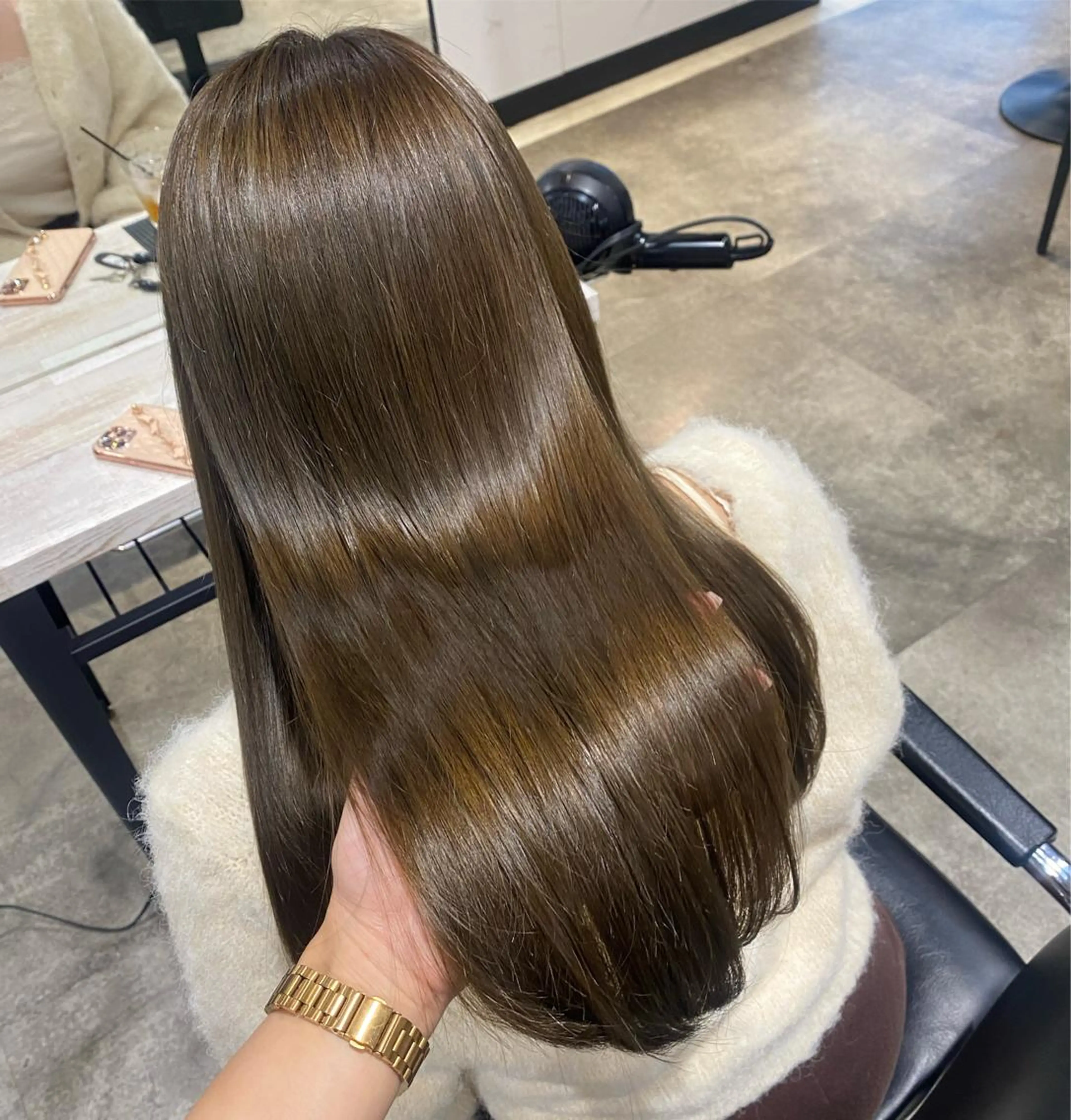 セミロング カラー ベージュカラー ブリーチ ブリーチなしカラー youres hair東新宿店所属・新宿⌇韓国風ヘア ⌇透明感カラーのヘアスタイル