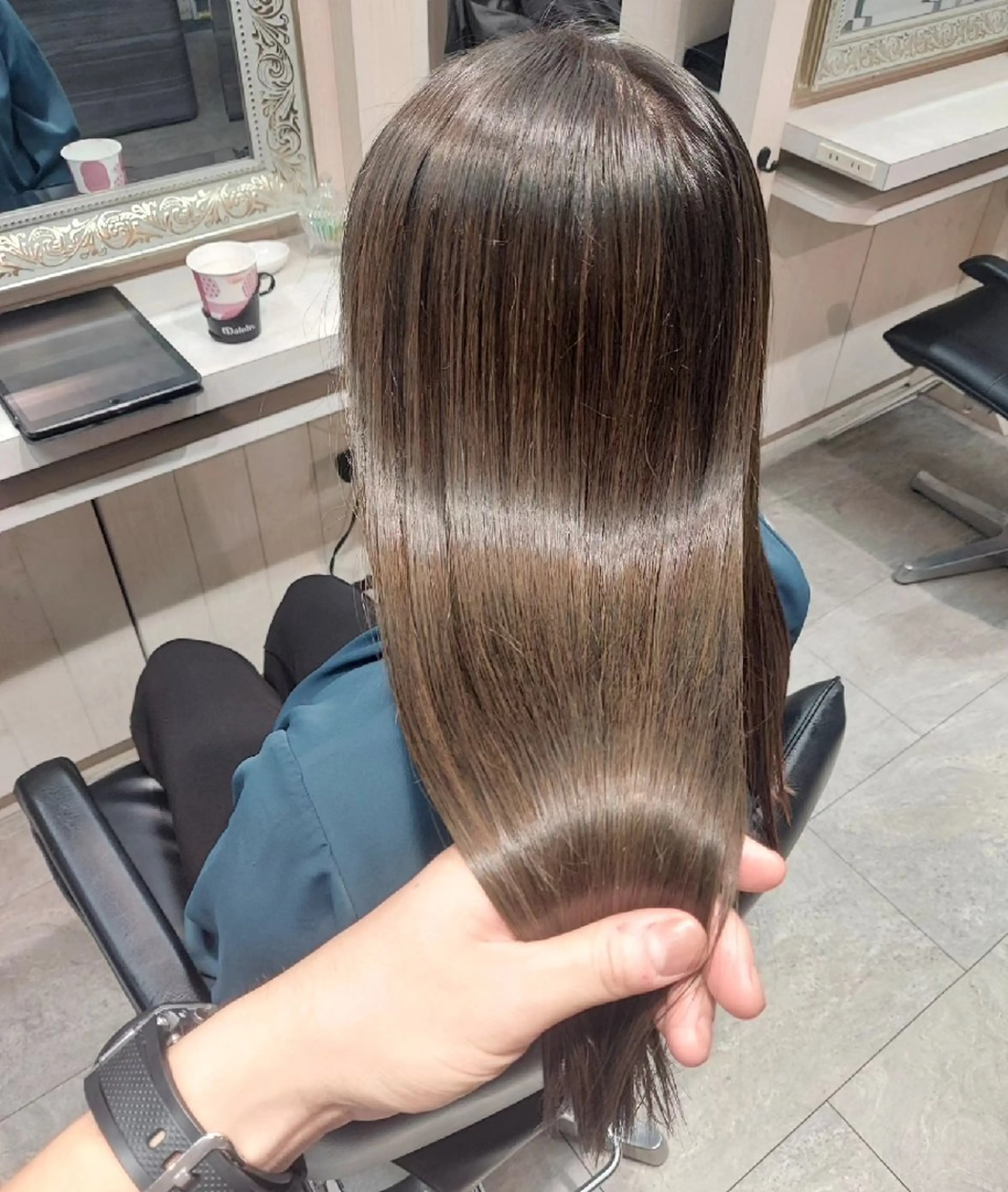 ロング カラー グレージュ 髪質改善 カット ヘアカラー トリートメント ヘアセット grow上野御徒町【グロウ】所属・ブリーチ・ハイトーン 特化🎉内山のヘアスタイル