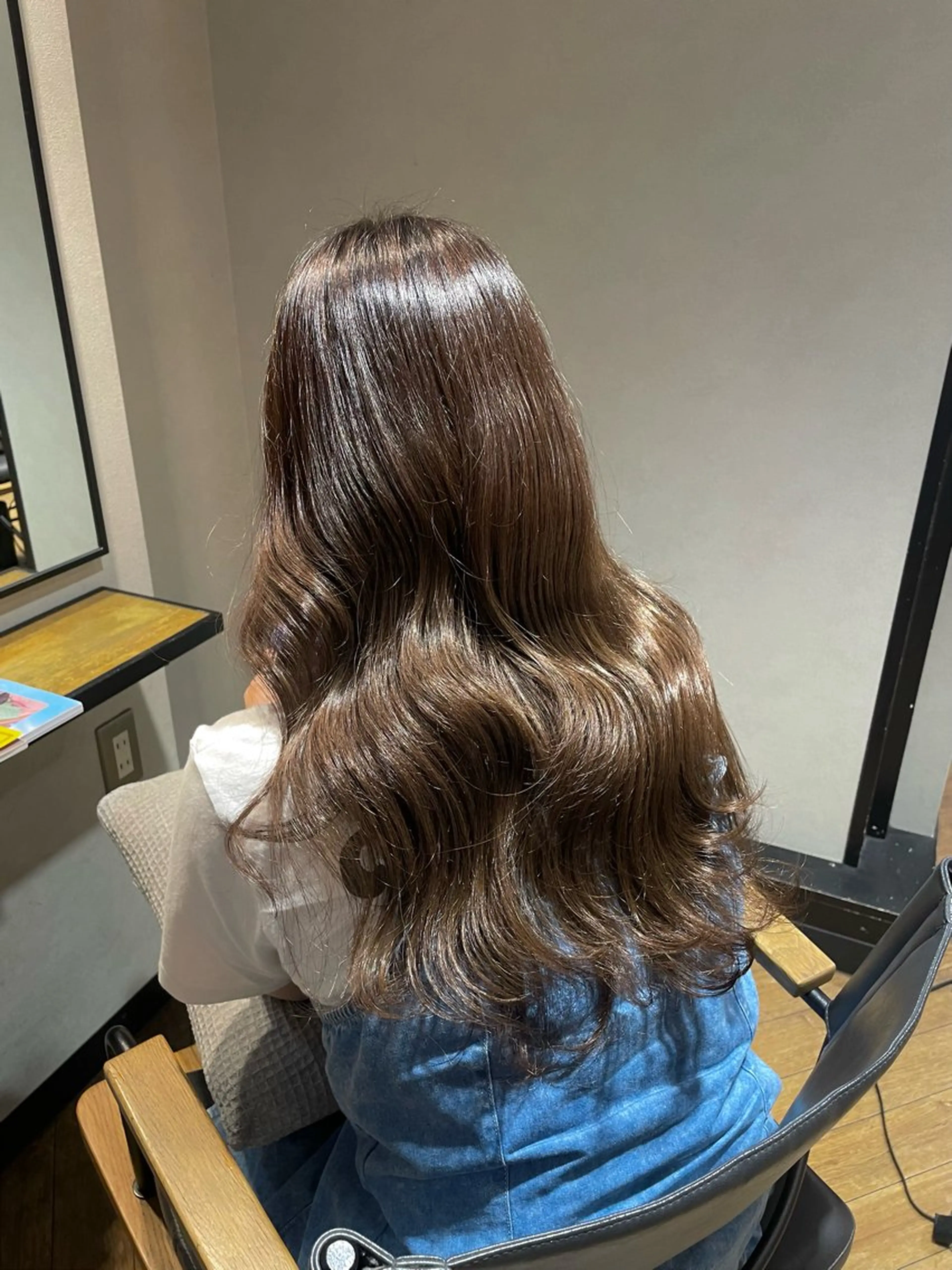ロング 西岡 幸穂のヘアスタイル