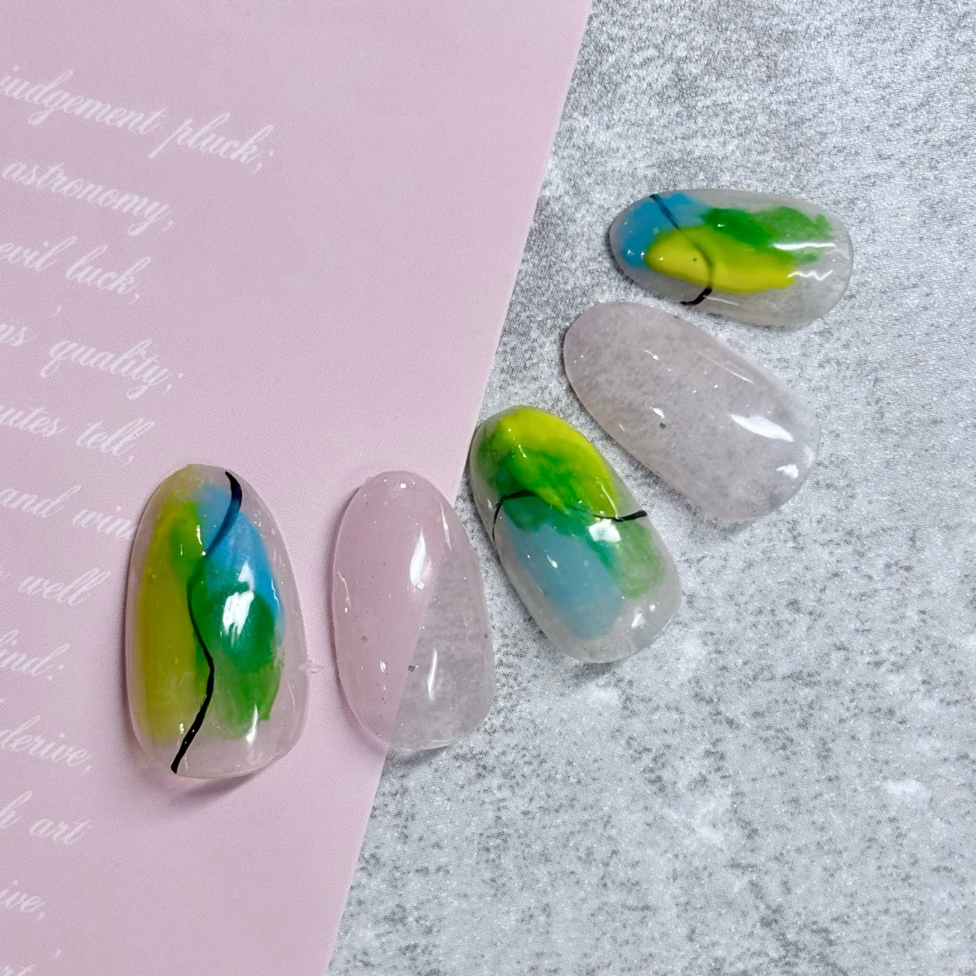 ネイル ジェルネイル オフィスネイル シンプルネイル ハンドネイル みんなのネイルサロン IRiS所属・一人ひとりに寄り添う 施術🌈IRiS🪽のネイルデザイン