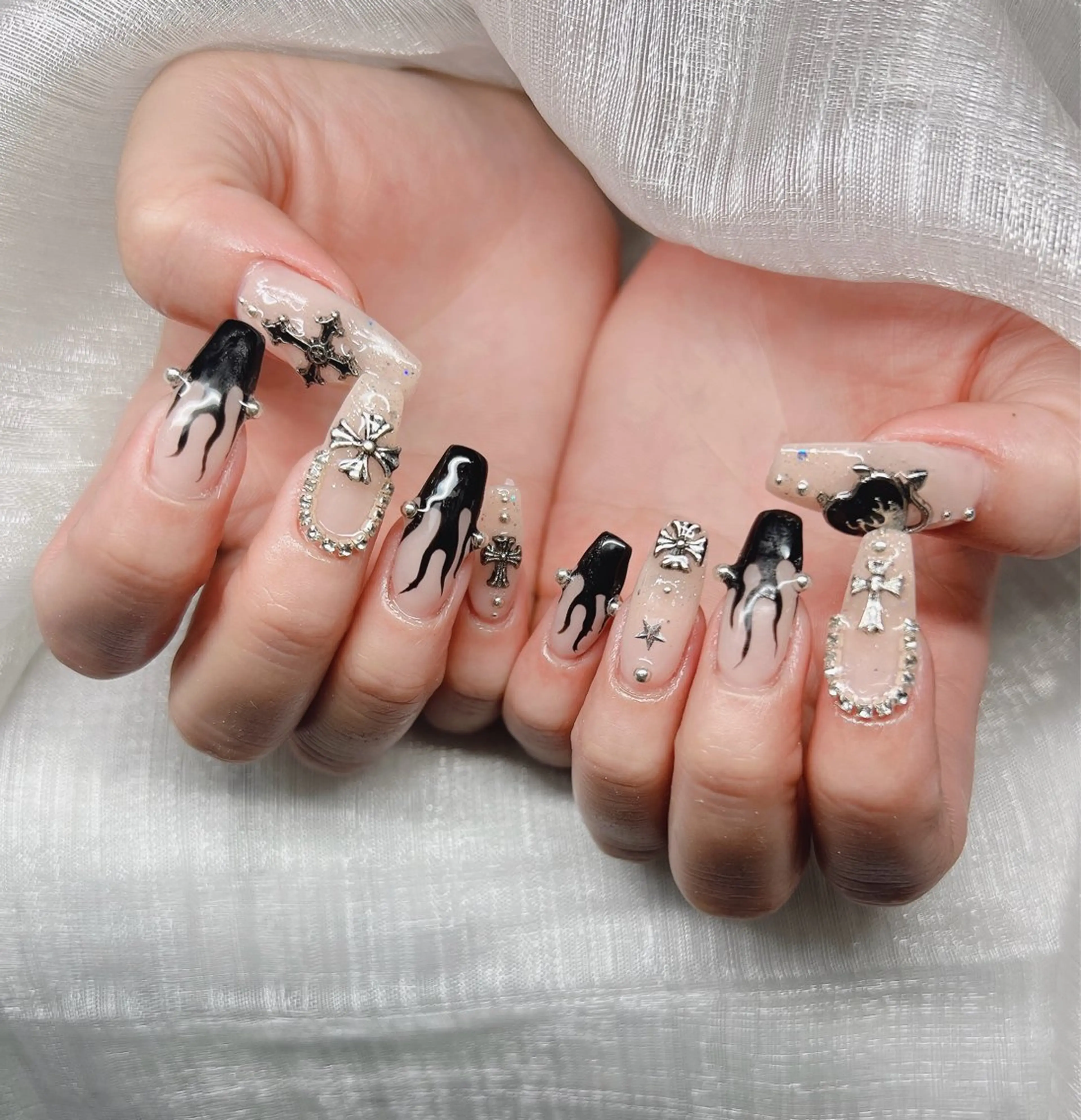 ネイル ハンドネイル Lee Nailsのネイルデザイン