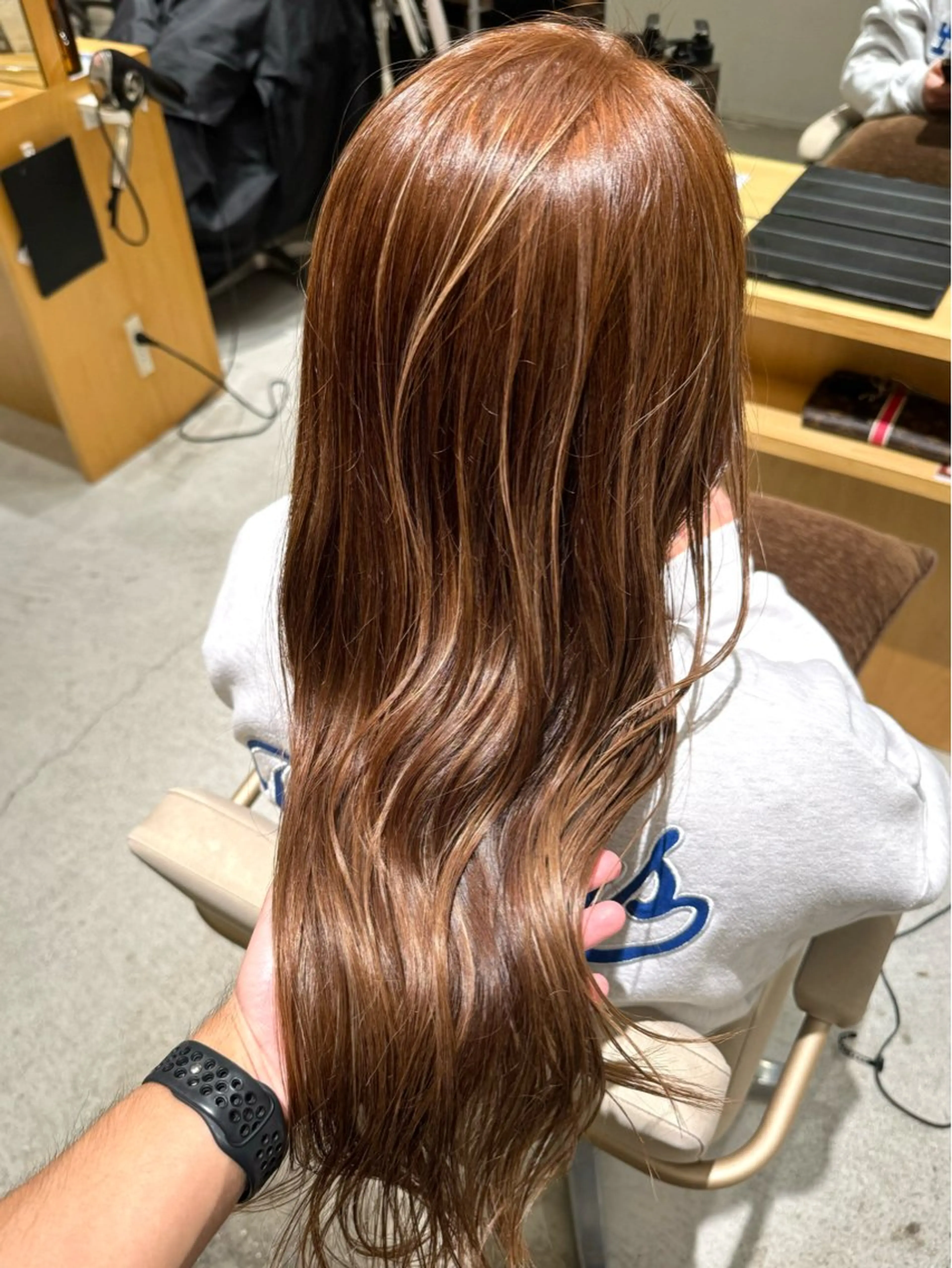 ロング カラー ベージュカラー ハイライトカラー ピンクカラー ピンクベージュ ハイライト 中西倖 トップスタイリストのヘアスタイル