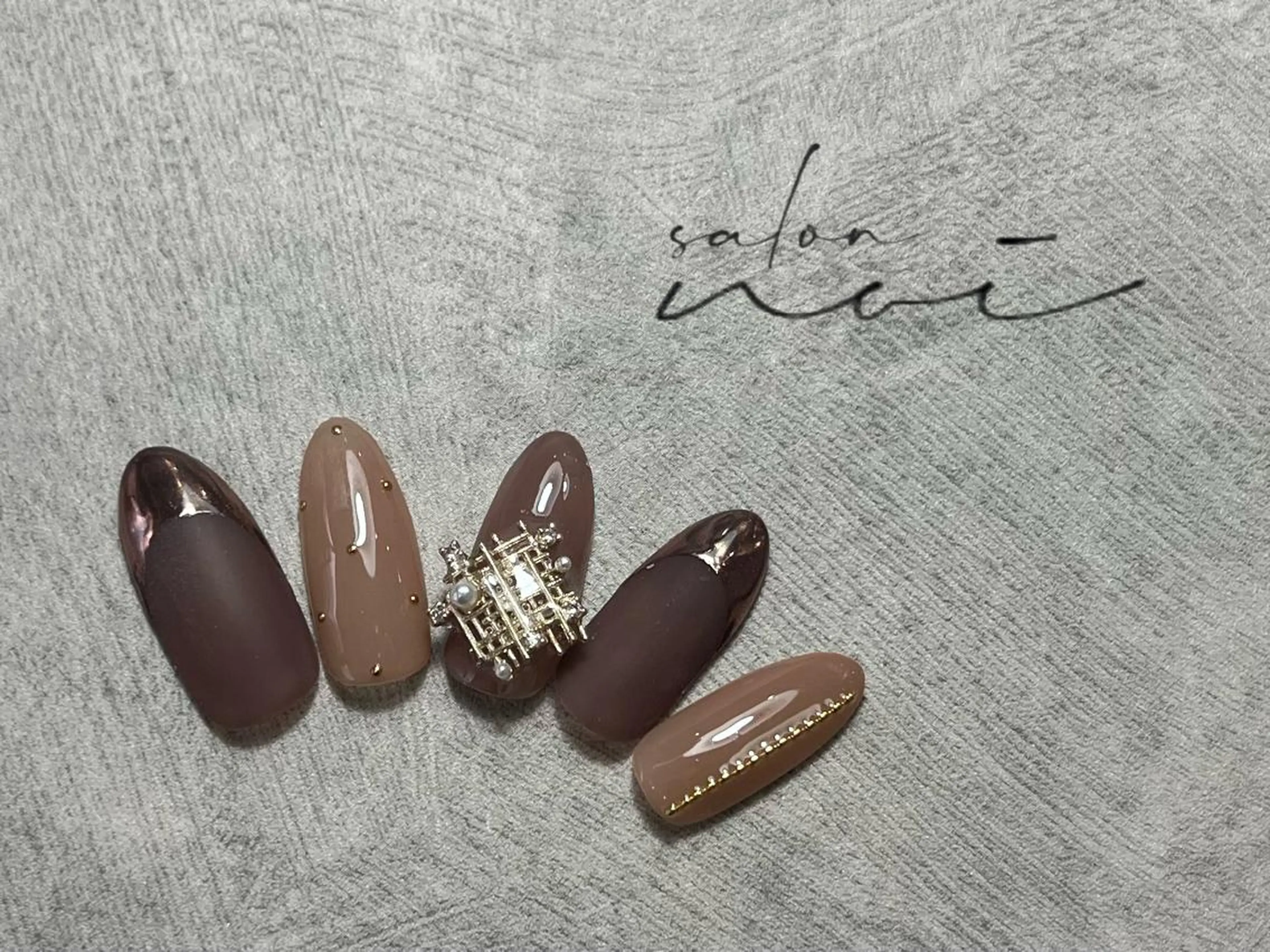 ネイル フレンチネイル ミラーネイル ハンドネイル salon noi所属・salon noiのネイルデザイン