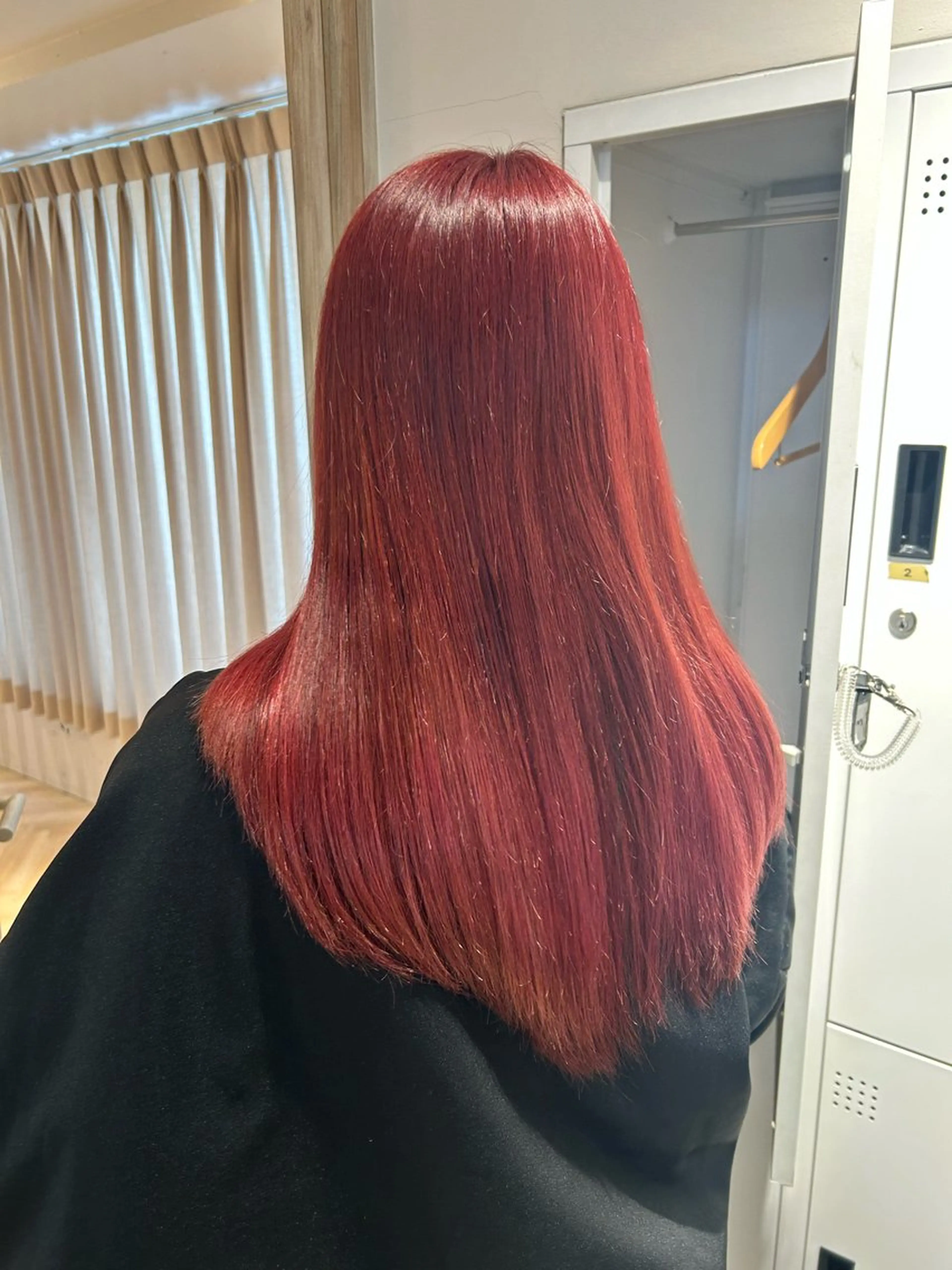 ロング カラー レッドカラー ヘアカラー ♛︎ きっか ♛︎ ヘアアレンジ🩵のヘアスタイル