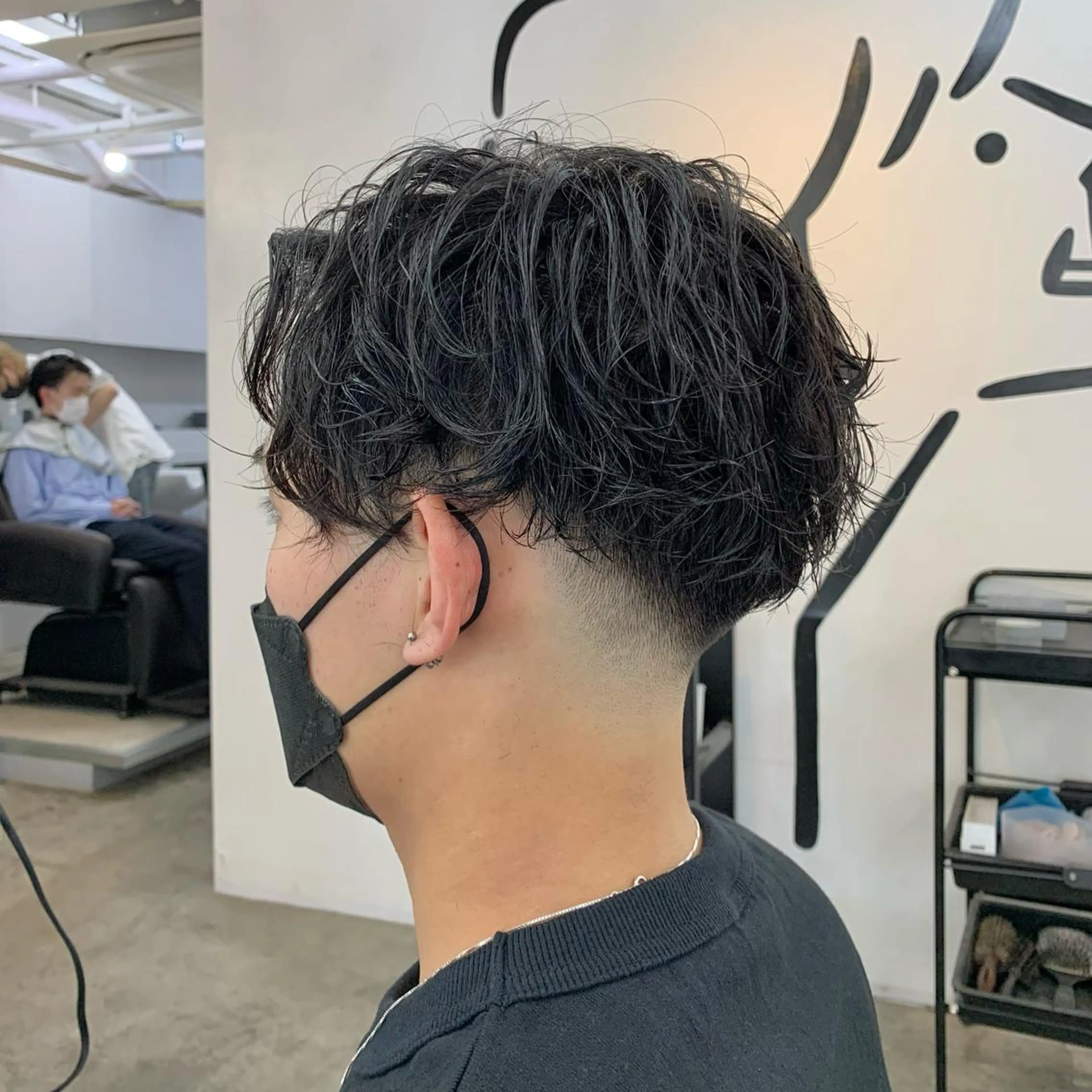 ショート パーマ メンズ センターパート フェードカット カット パーマ メンズ特化美容師/ 藤戸 椋のヘアスタイル