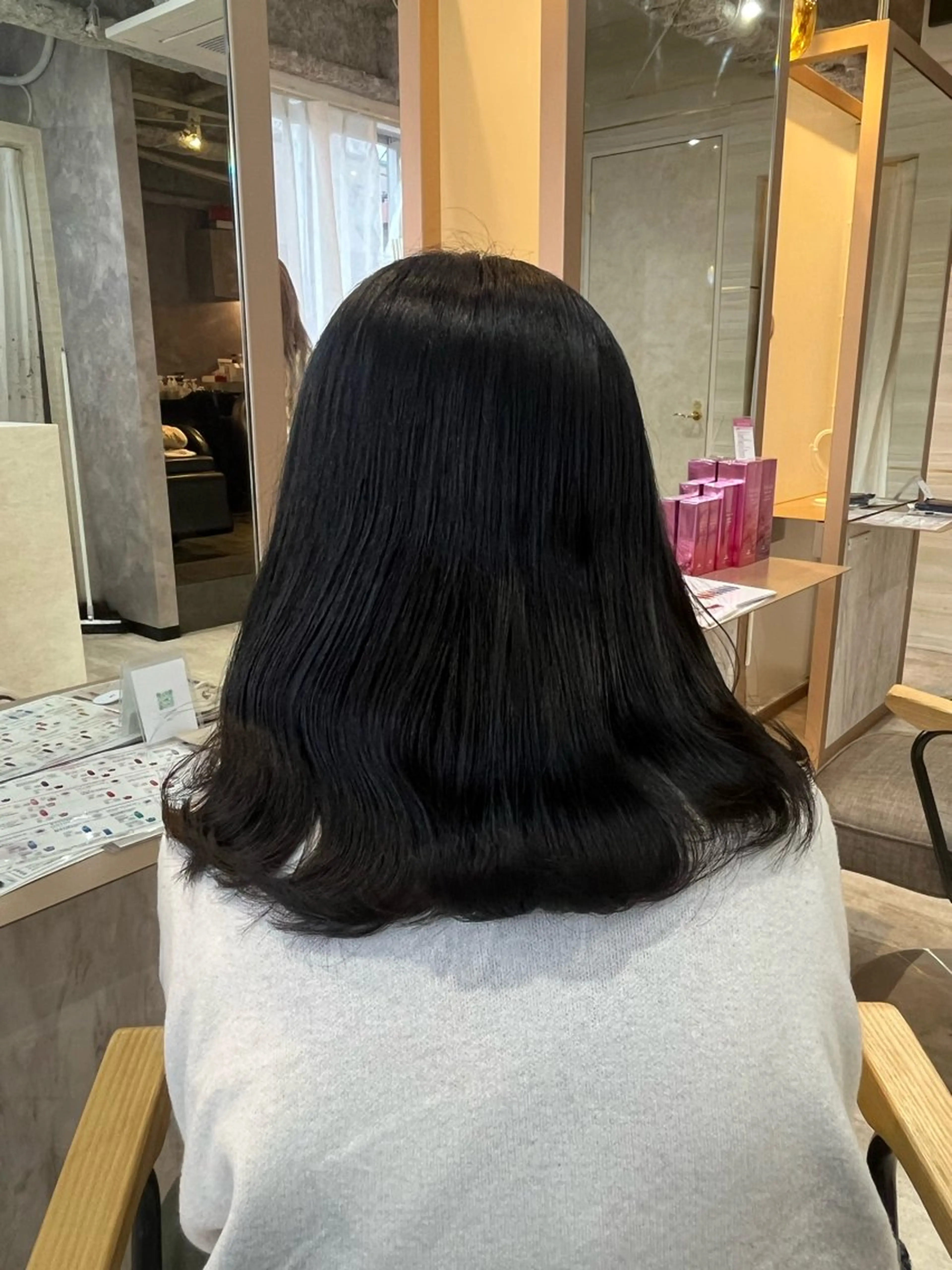 ミディアム カラー 黒髪 ブルーカラー ブルーブラック 透明感カラー トリートメント ヘアカラー 💙Ami💙 elubylovisのヘアスタイル