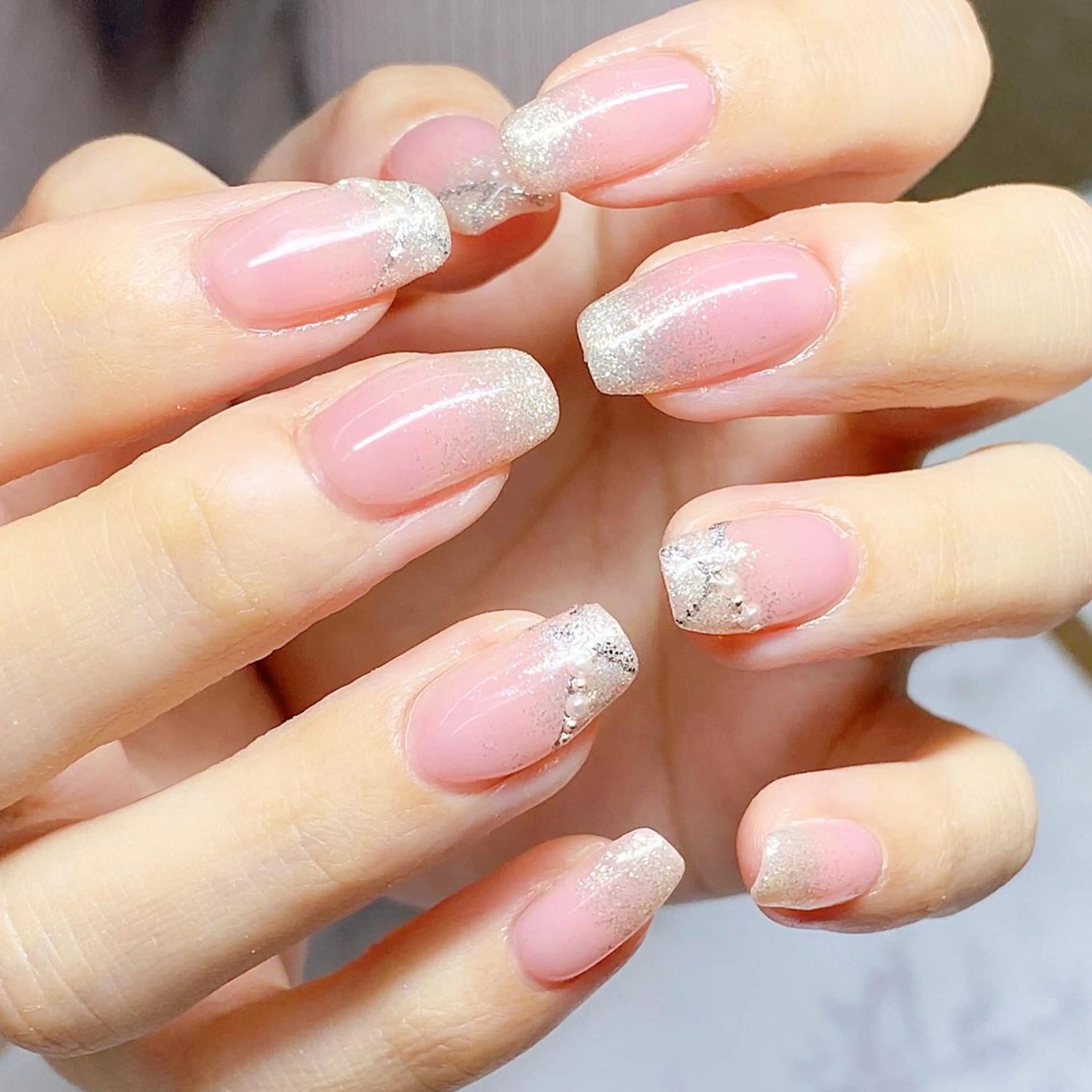 ネイル グラデーション ラメ(グリッター) ラメグラデーション ピンク ハンドネイル ハンドケア 💐ka yo💐（東白楽）のネイルデザイン