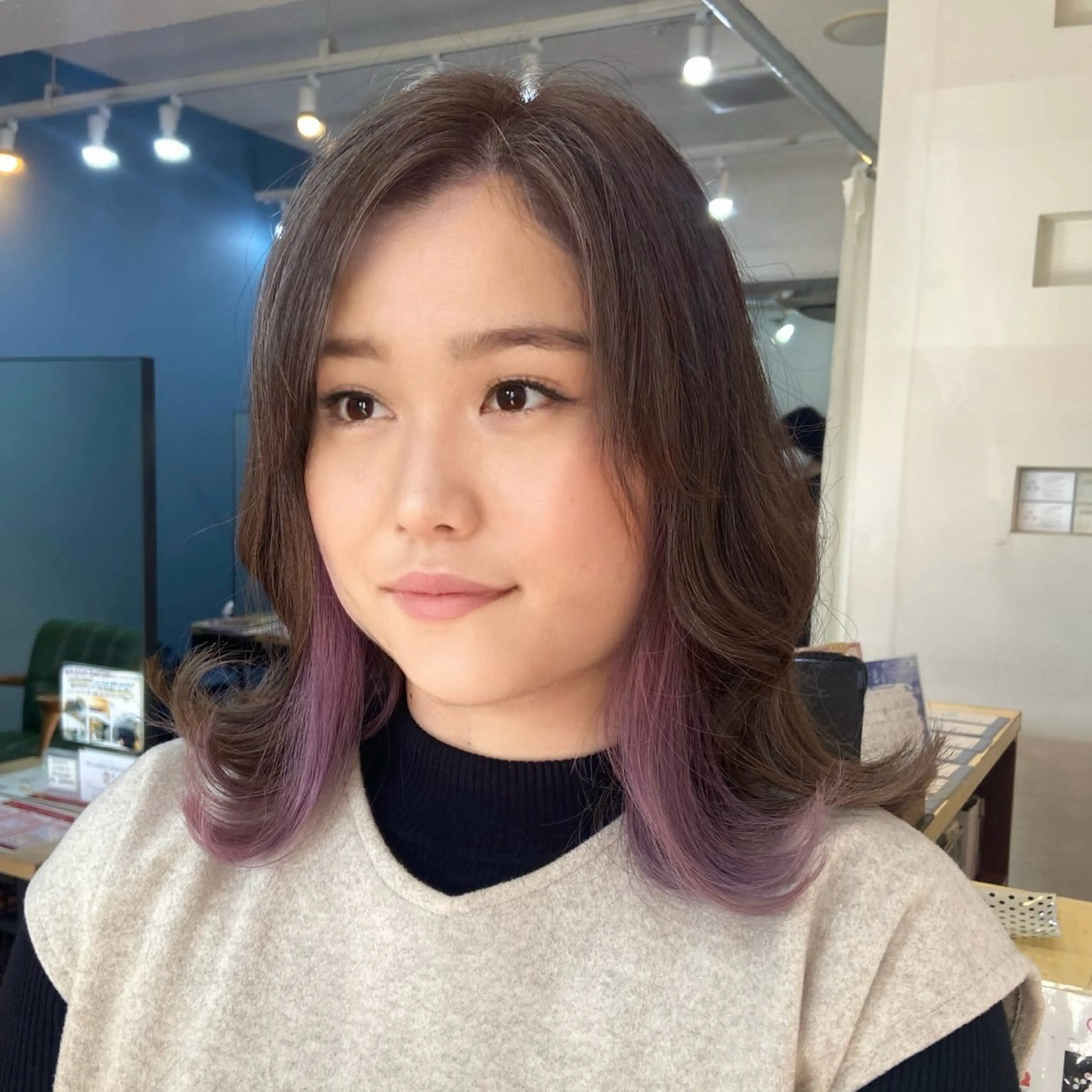 ミディアム カラー ハイライトカラー ラベンダーカラー ピンクカラー ピンクラベンダー ハイライト 伏見稲荷/髪質改善/ ブリーチ/西川奈穂のヘアスタイル