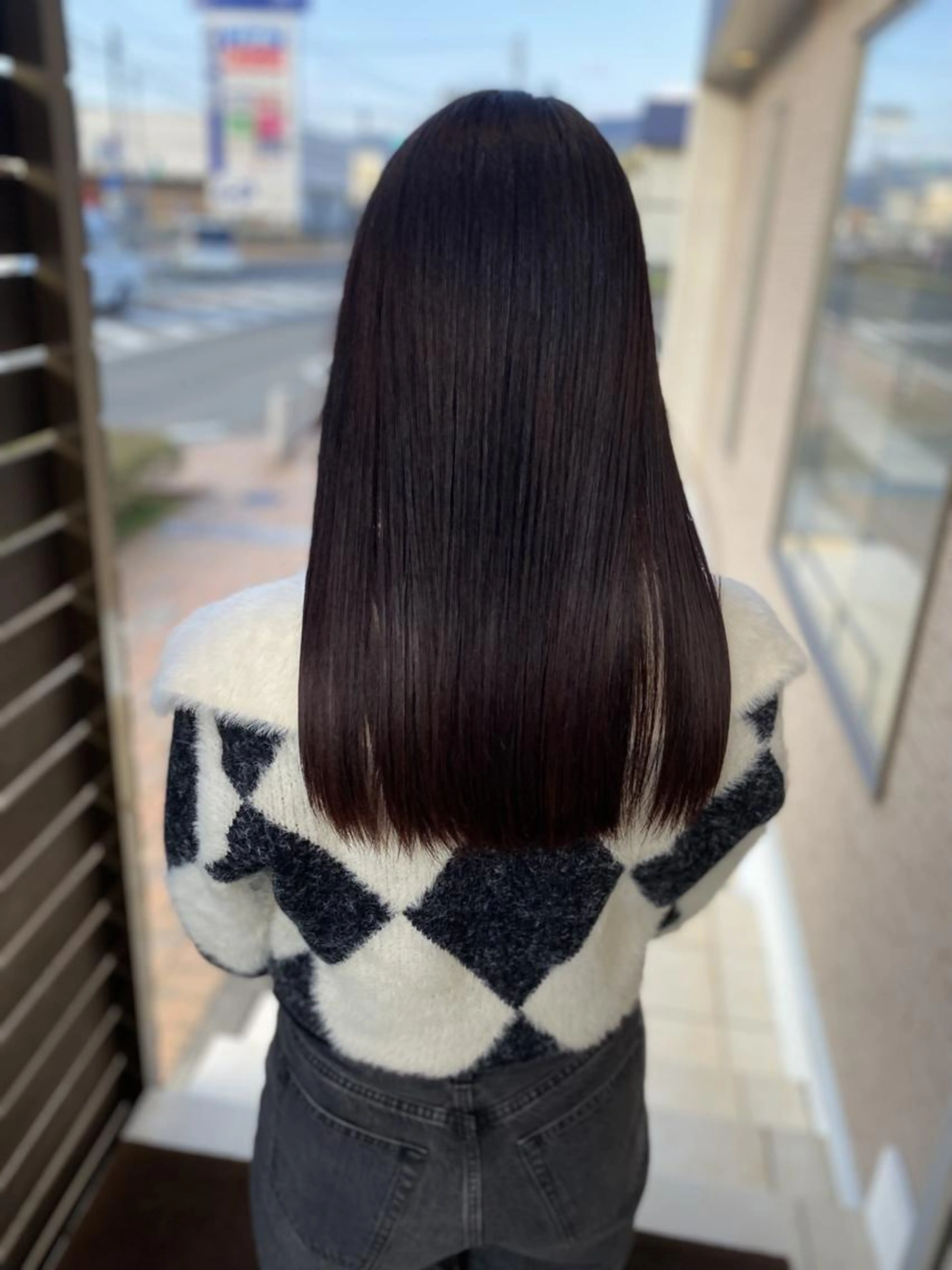 学生U24顔回りカット＋質感再生カラー＋4ステップケアの写真