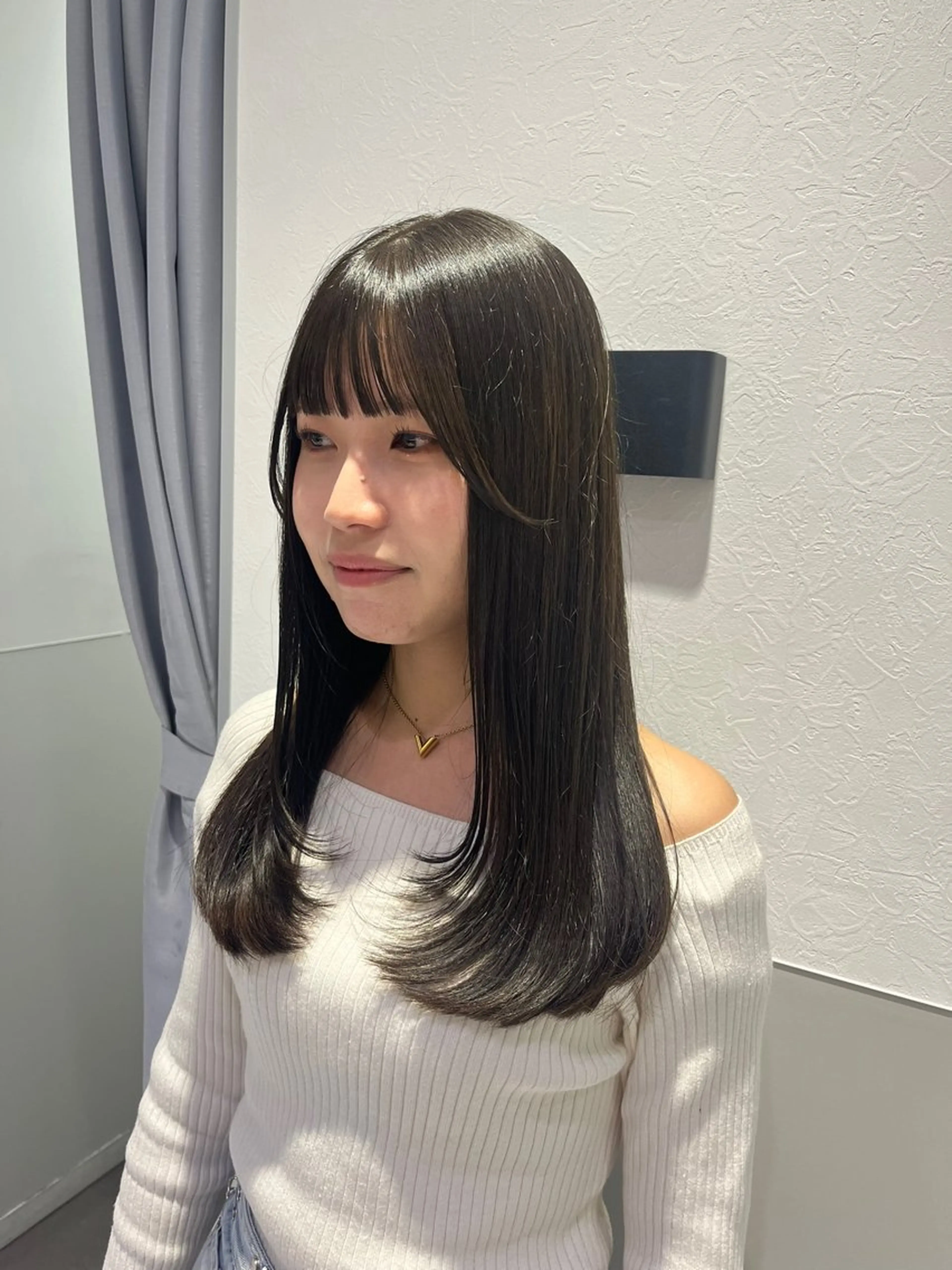 セミロング カット ヘアカラー ayane 🩵のヘアスタイル