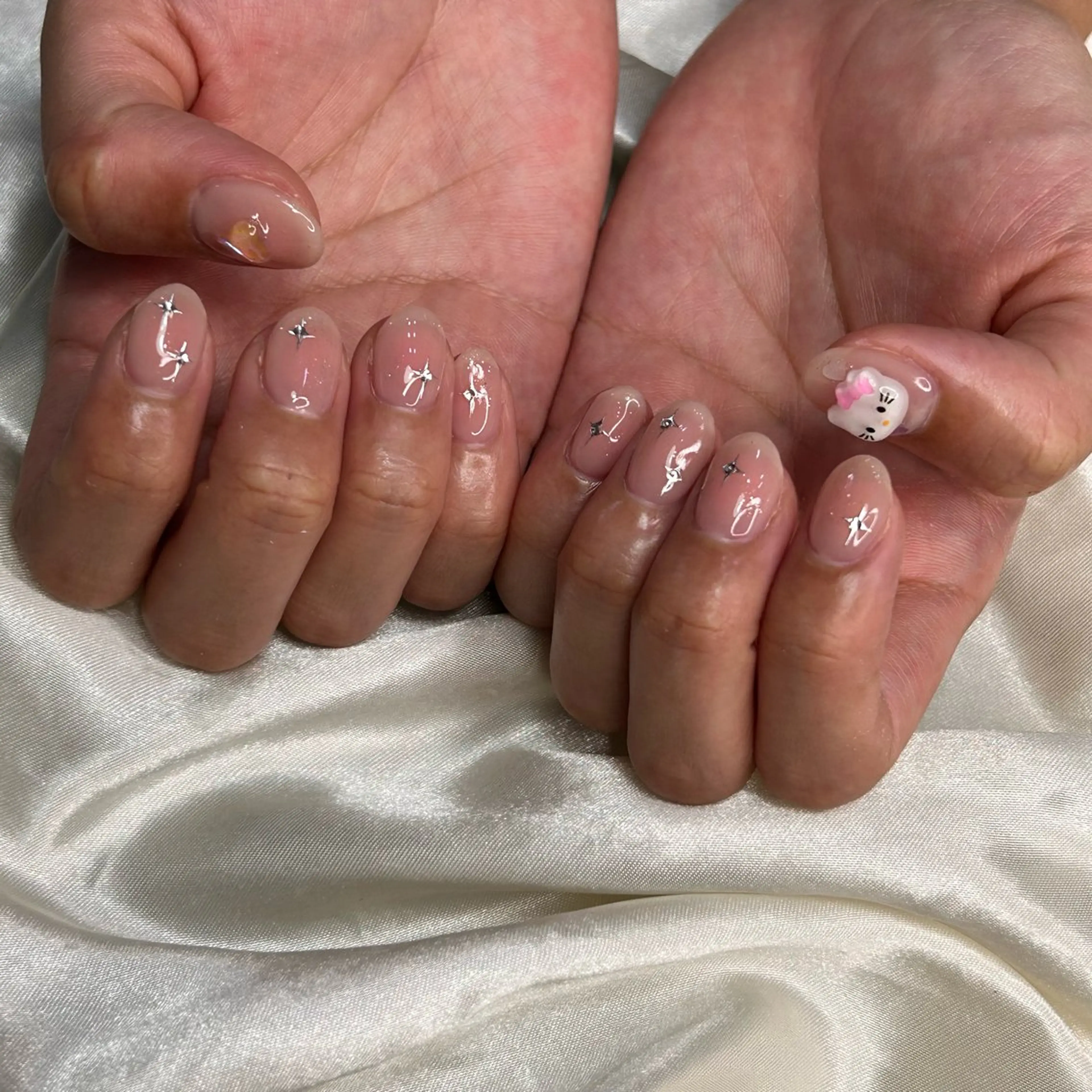 ネイル ハンドネイル 西岡 杏のネイルデザイン
