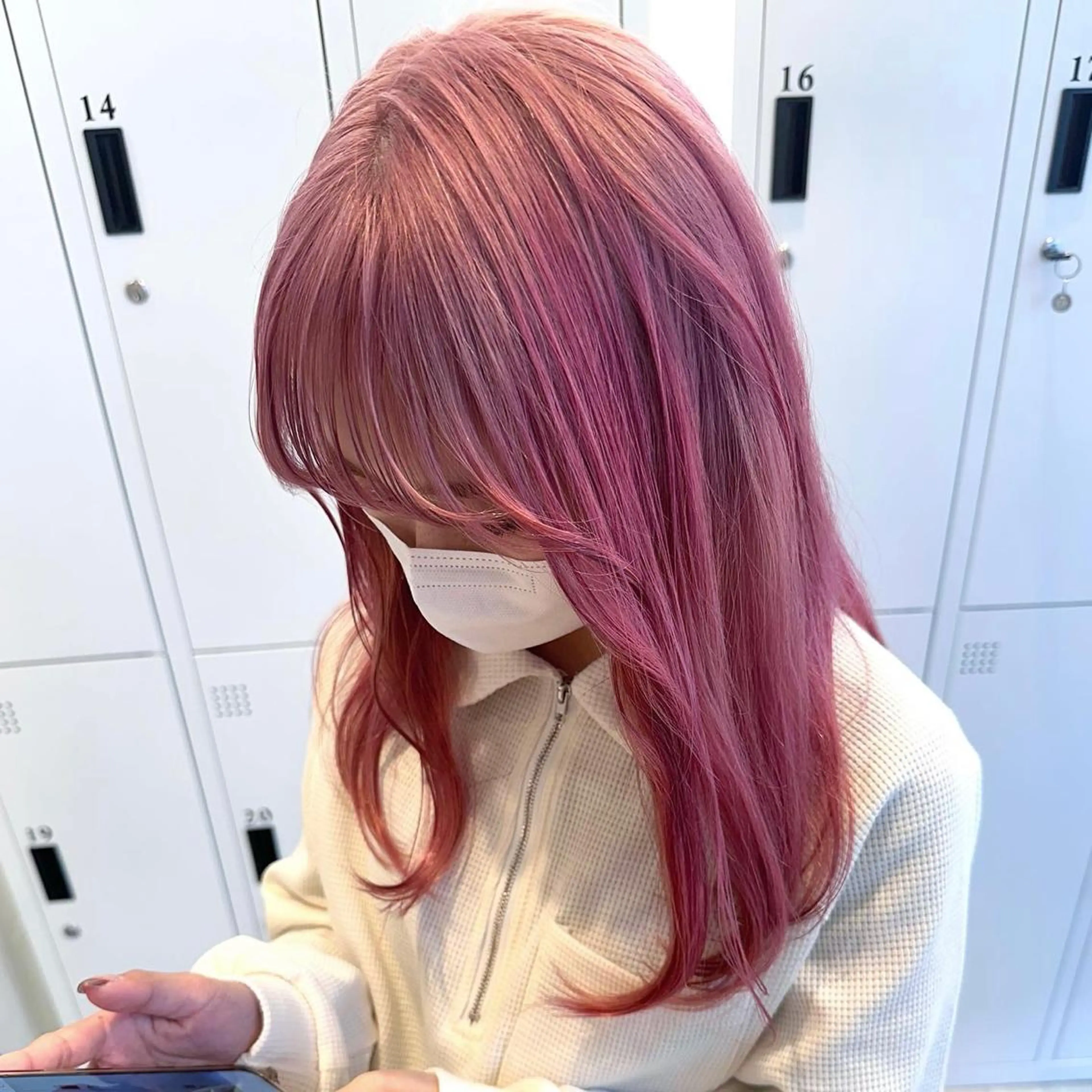 ミディアム カラー ヘアカラー トリートメント デザインカラー/パー マ🦖外岡咲希🦖のヘアスタイル