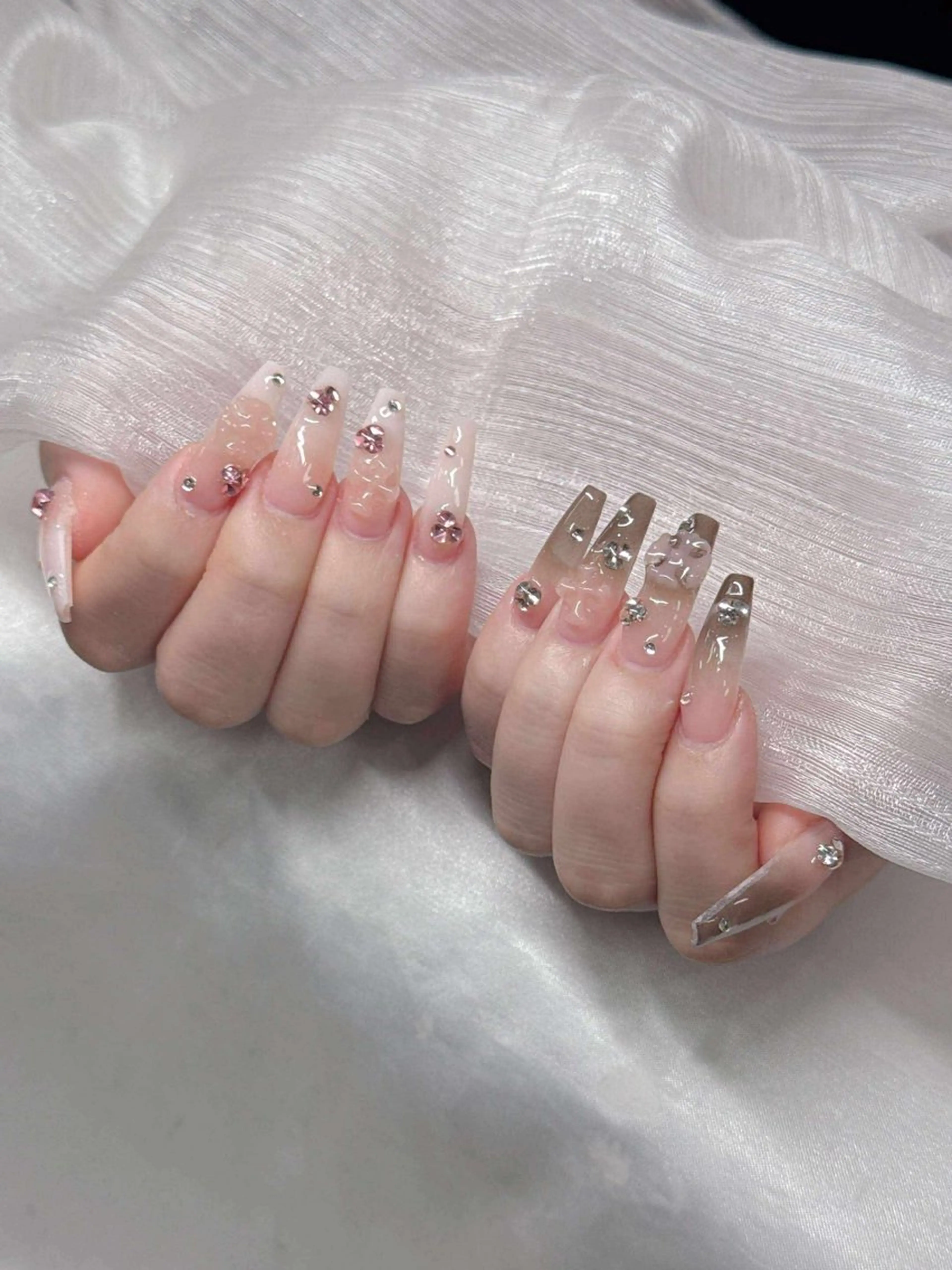 ネイル 長さ出し グラデーション 卒業式 キラキラネイル マグネットネイル ハンドネイル Lee Nailsのネイルデザイン