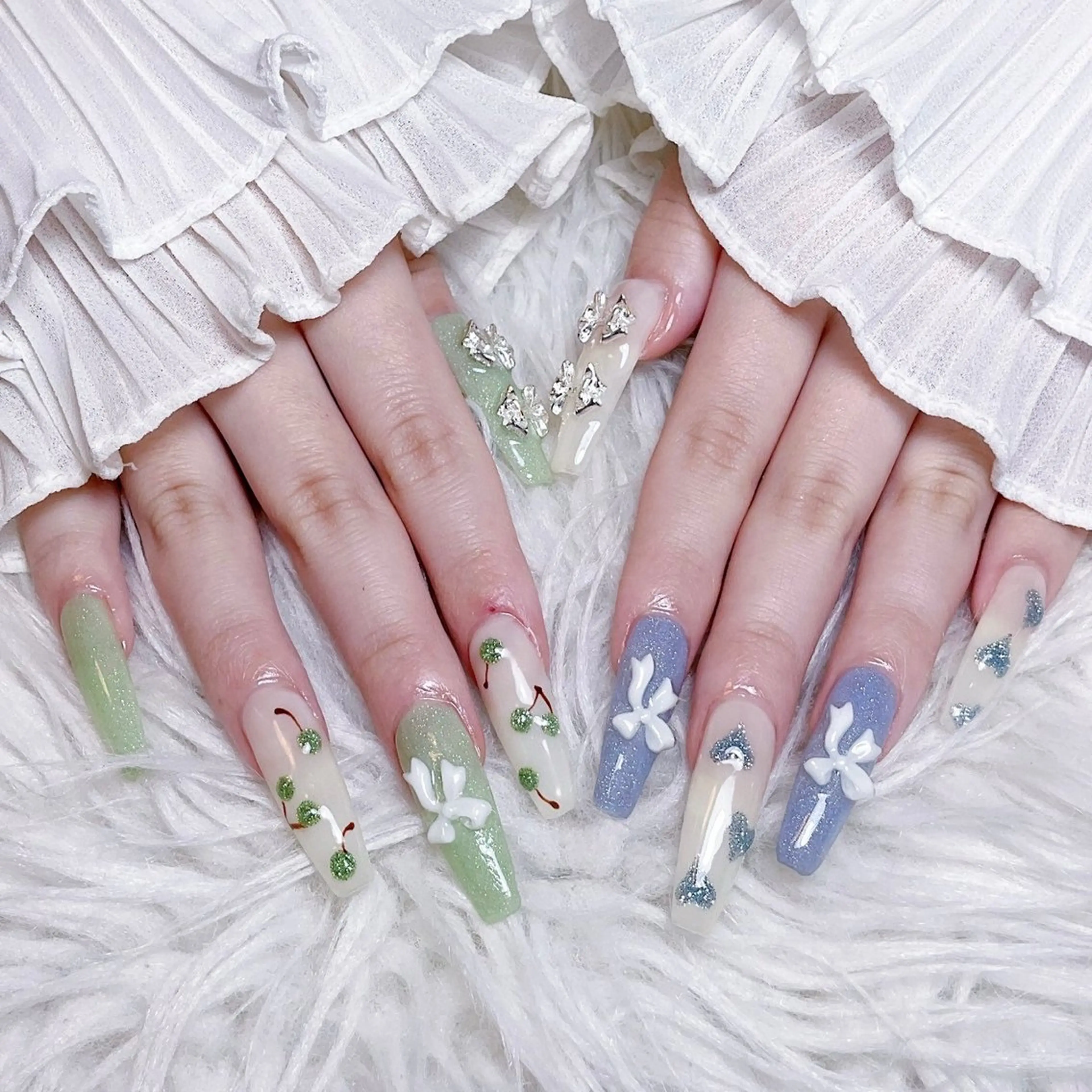 ネイル ハンドネイル ☁️Yun nail KiKi☁️のネイルデザイン