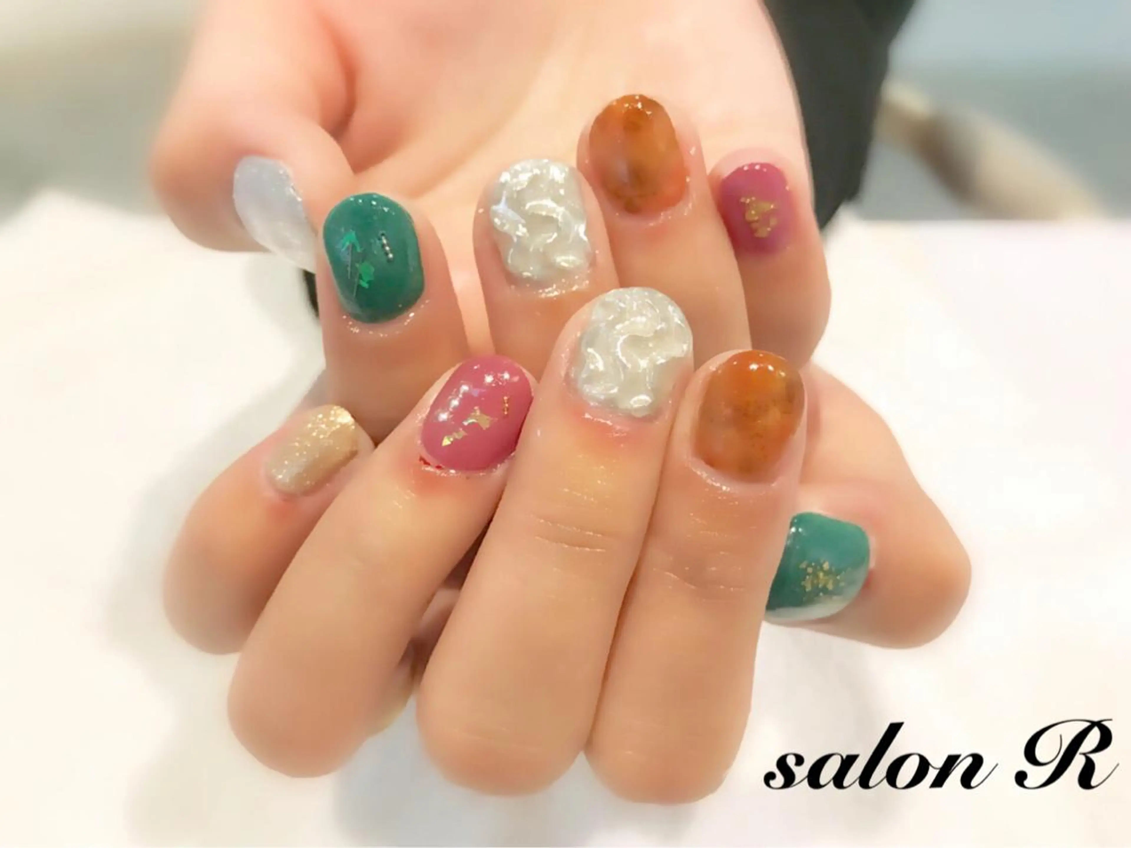 ネイル 成人式 ハンドネイル Re Pearl～コーディネートサロン～ 市駅前店所属・NARUMI HYODOのネイルデザイン