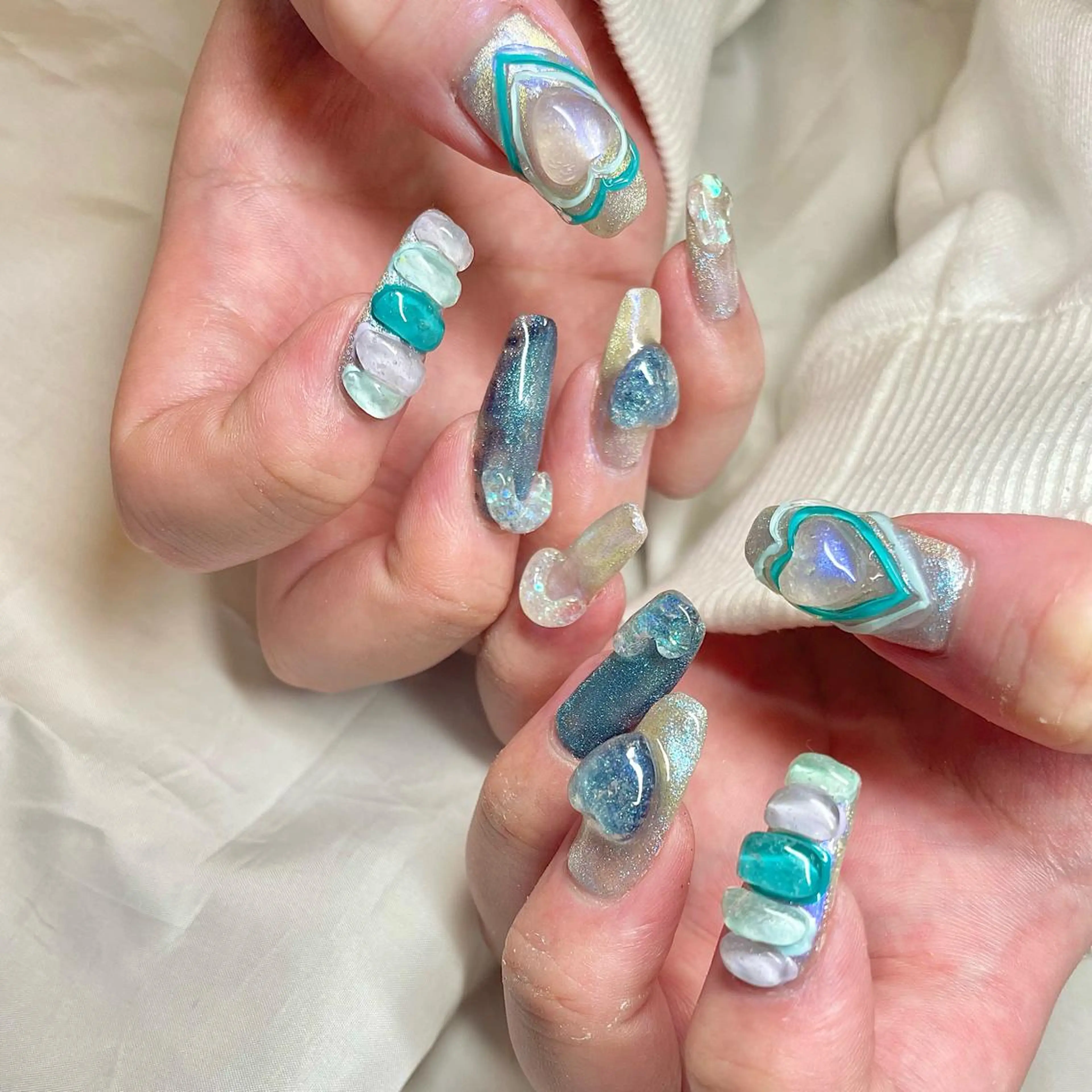 ロング カラー パーマ ヘアアレンジ メンズ キッズ ネイル マツエク・マツパ アイブロウ ブルーカラー 眉カラー ロング ブルー ハート nail&eye Aoのマツエク・マツパデザイン