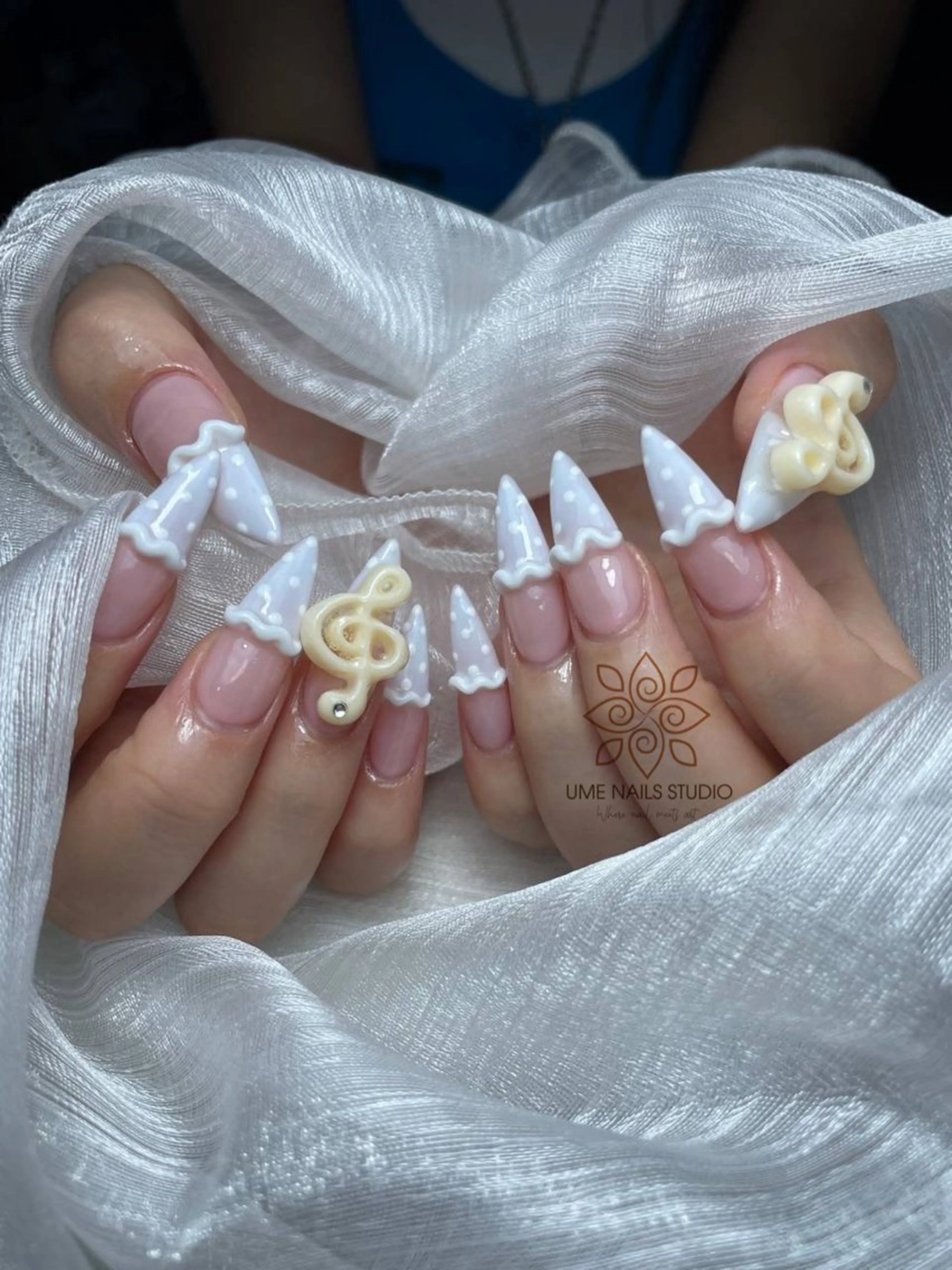 ネイル チークネイル クリアネイル ガーリー キラキラネイル 韓国ネイル ハンドネイル Ume Nail Studioのネイルデザイン