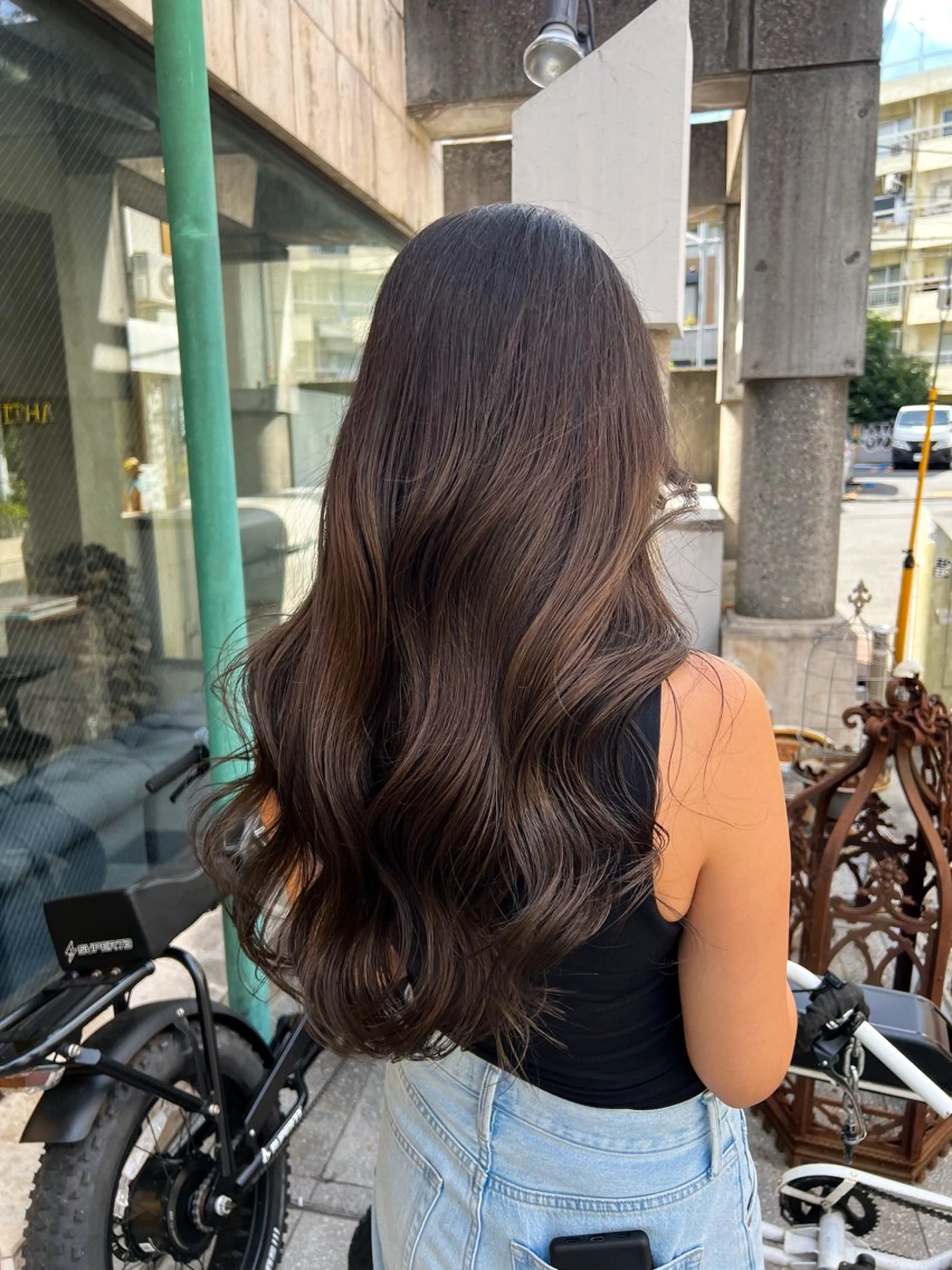 ロング カラー ヘアアレンジ アッシュ アッシュブラウン ブラウンカラー 透明感カラー くびれヘア カット ヘアカラー トリートメント グレージュ/艶髪矯正 🪐takushiのヘアスタイル