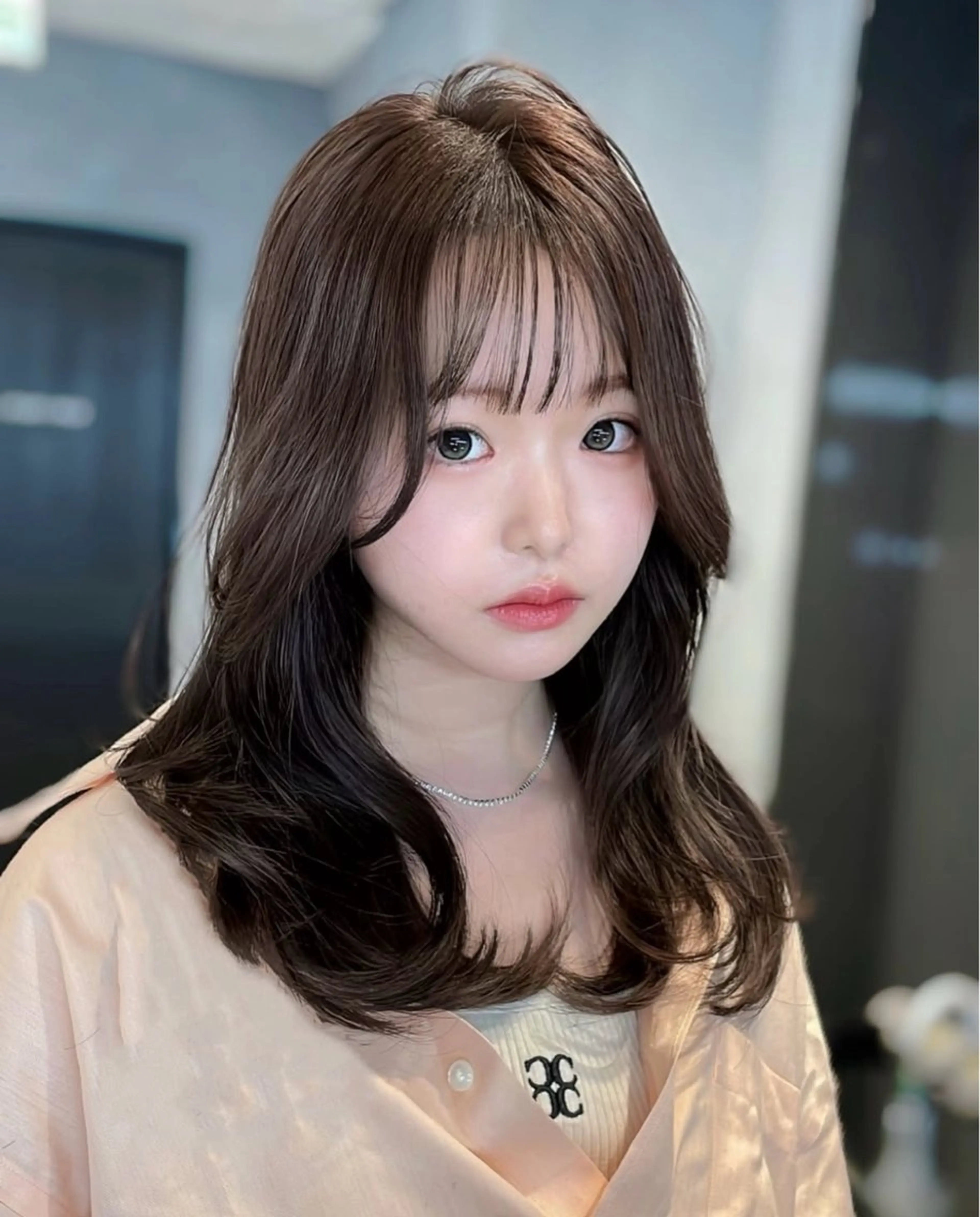ミディアム アッシュ ヘアカラー 佐藤 綾香のヘアスタイル