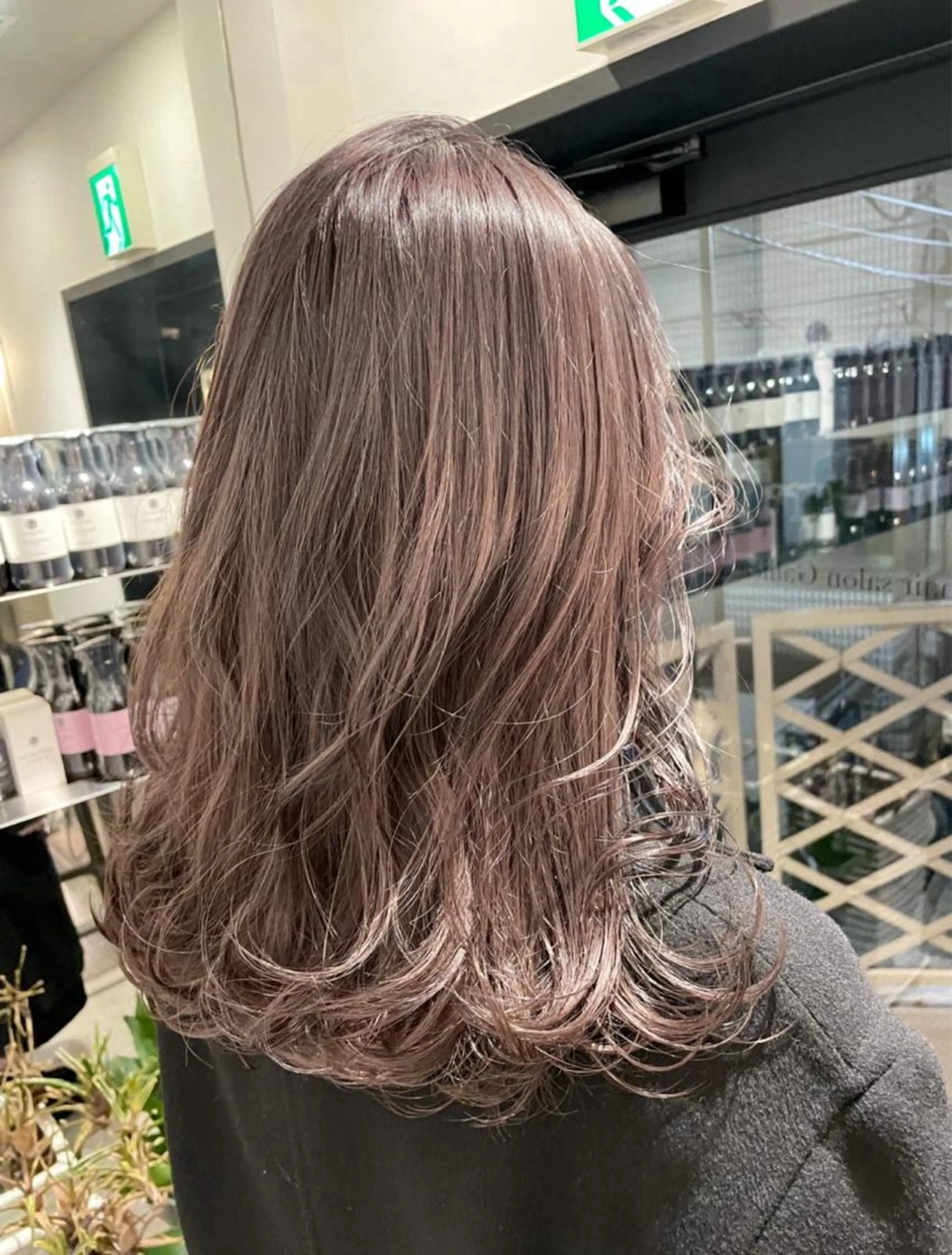 セミロング カラー ヘアカラー トリートメント ヘアセット ショートカット/ ハイトーン🪼風香のヘアスタイル