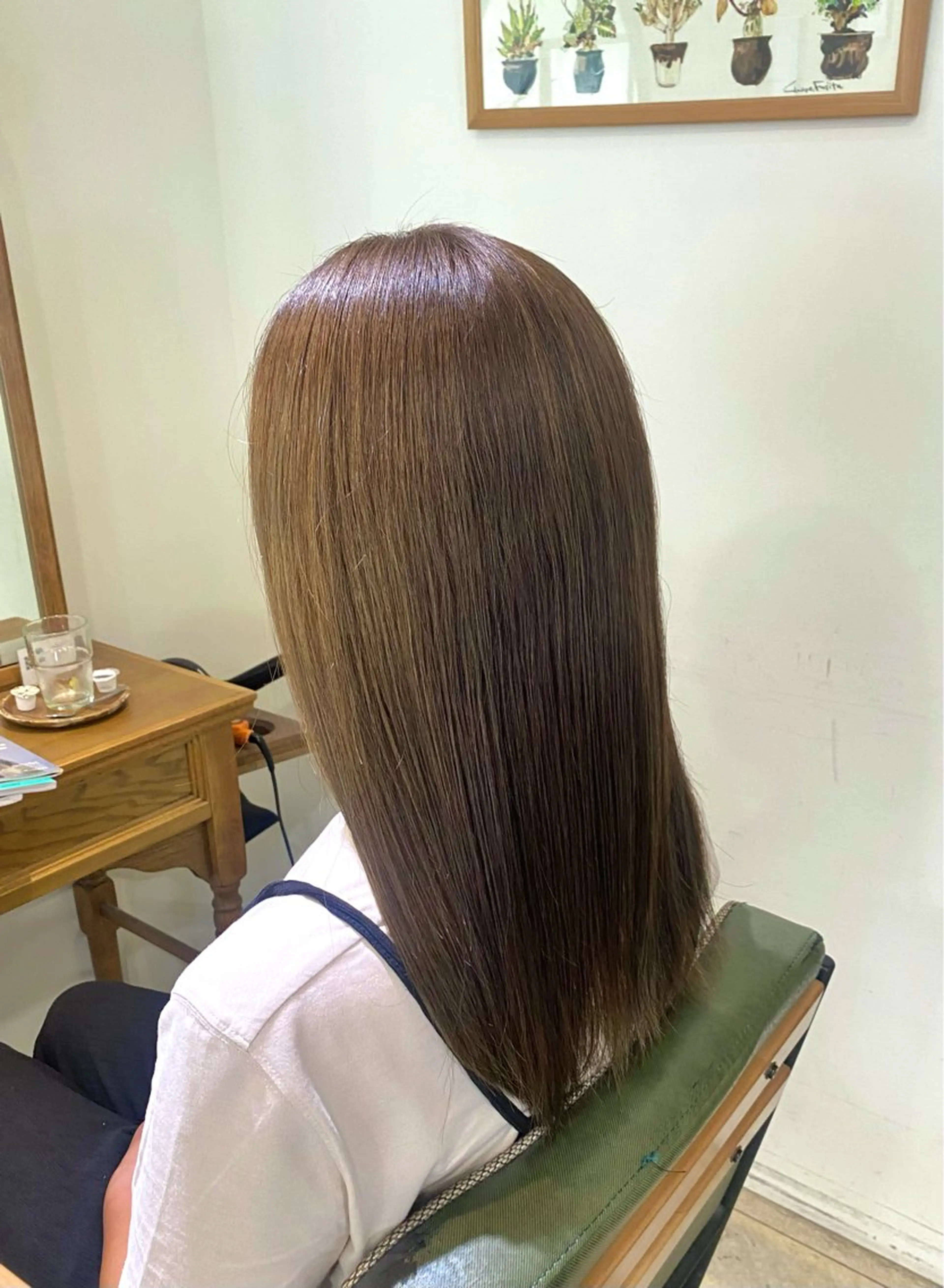 ロング ヘアカラー LiC えりのヘアスタイル