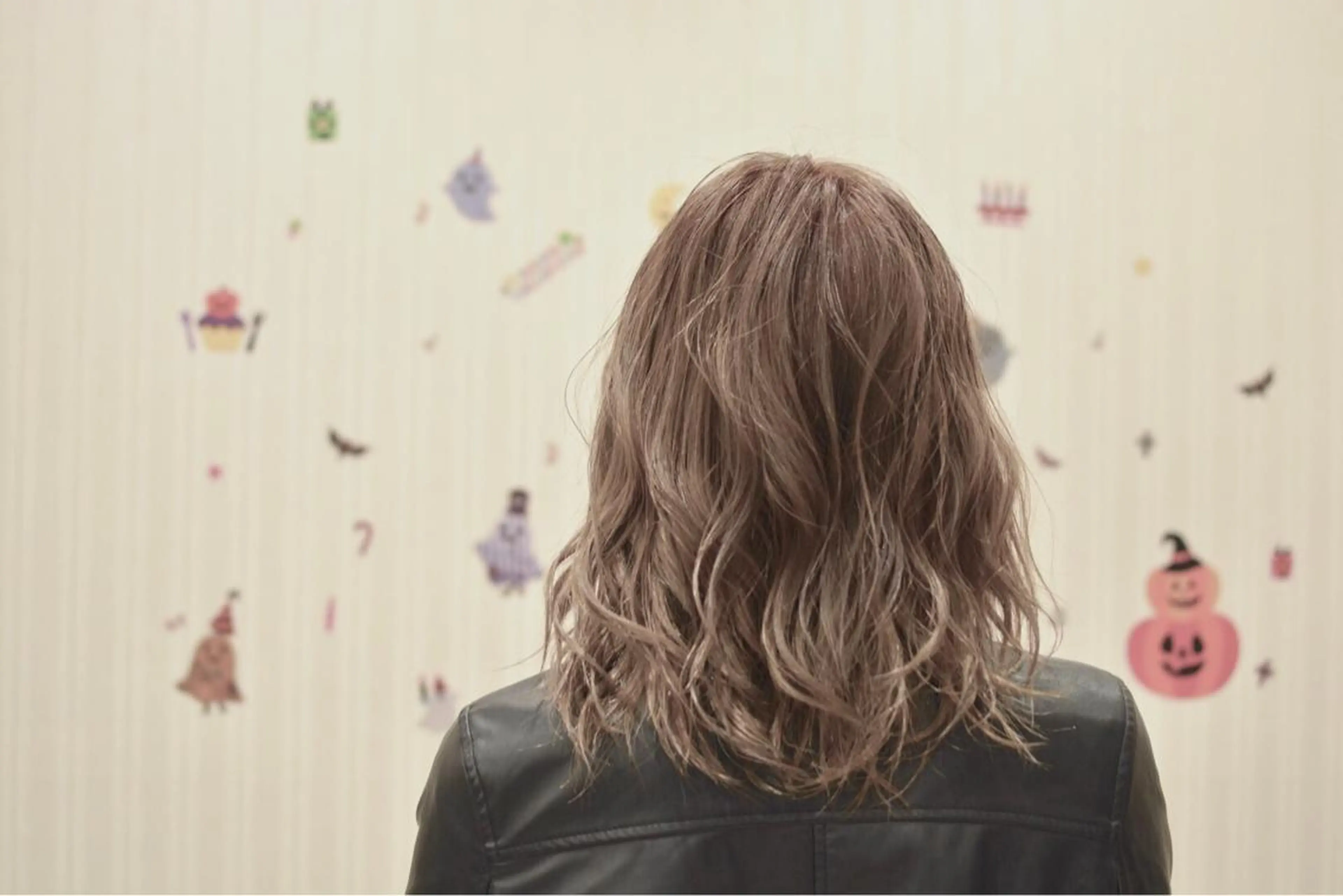 ミディアム カラー ブリーチ 透明感カラー グレージュ times salon  by blink所属・信原 獎人のヘアスタイル