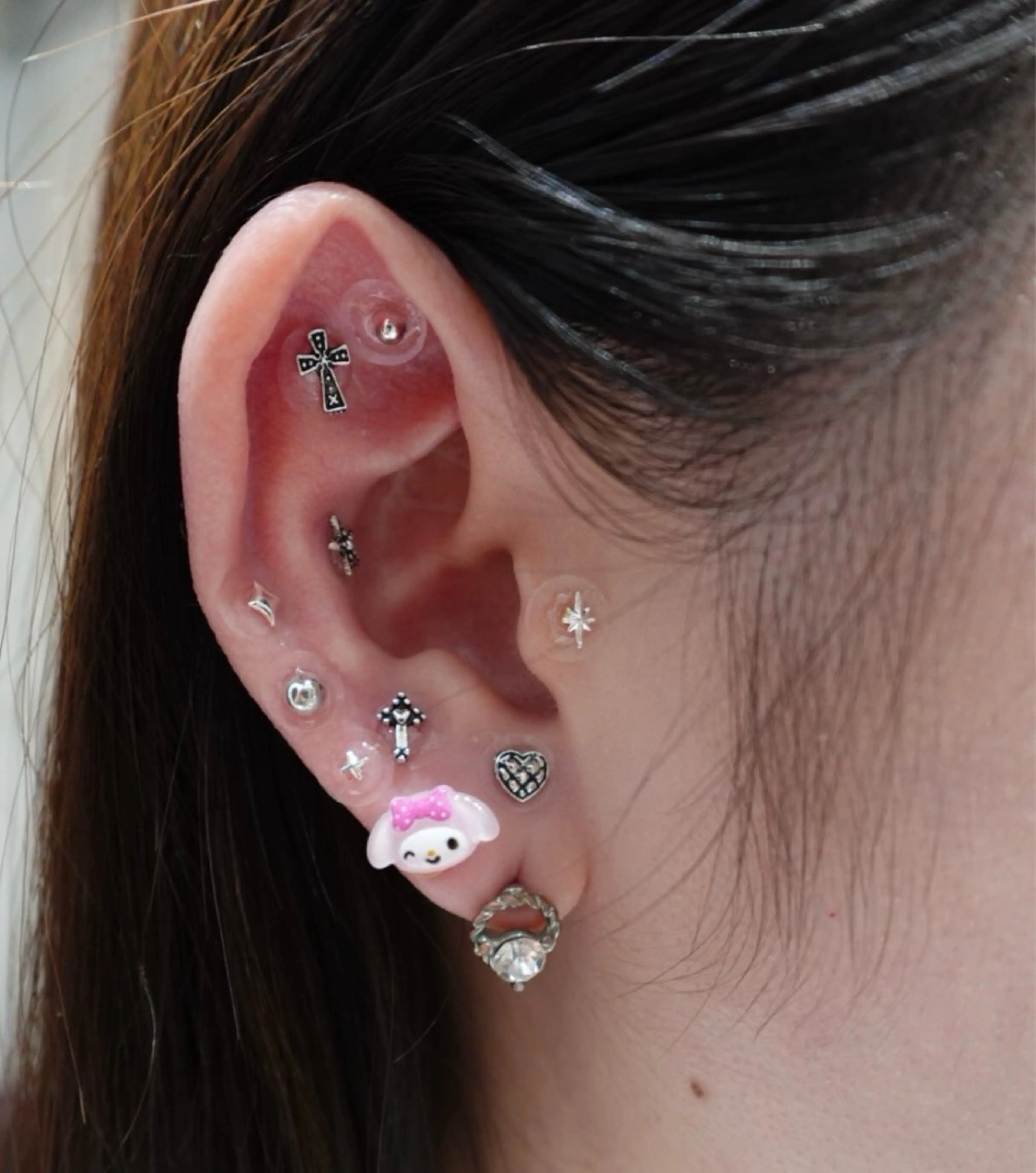 【格安付け放題】耳ツボジュエリーの写真