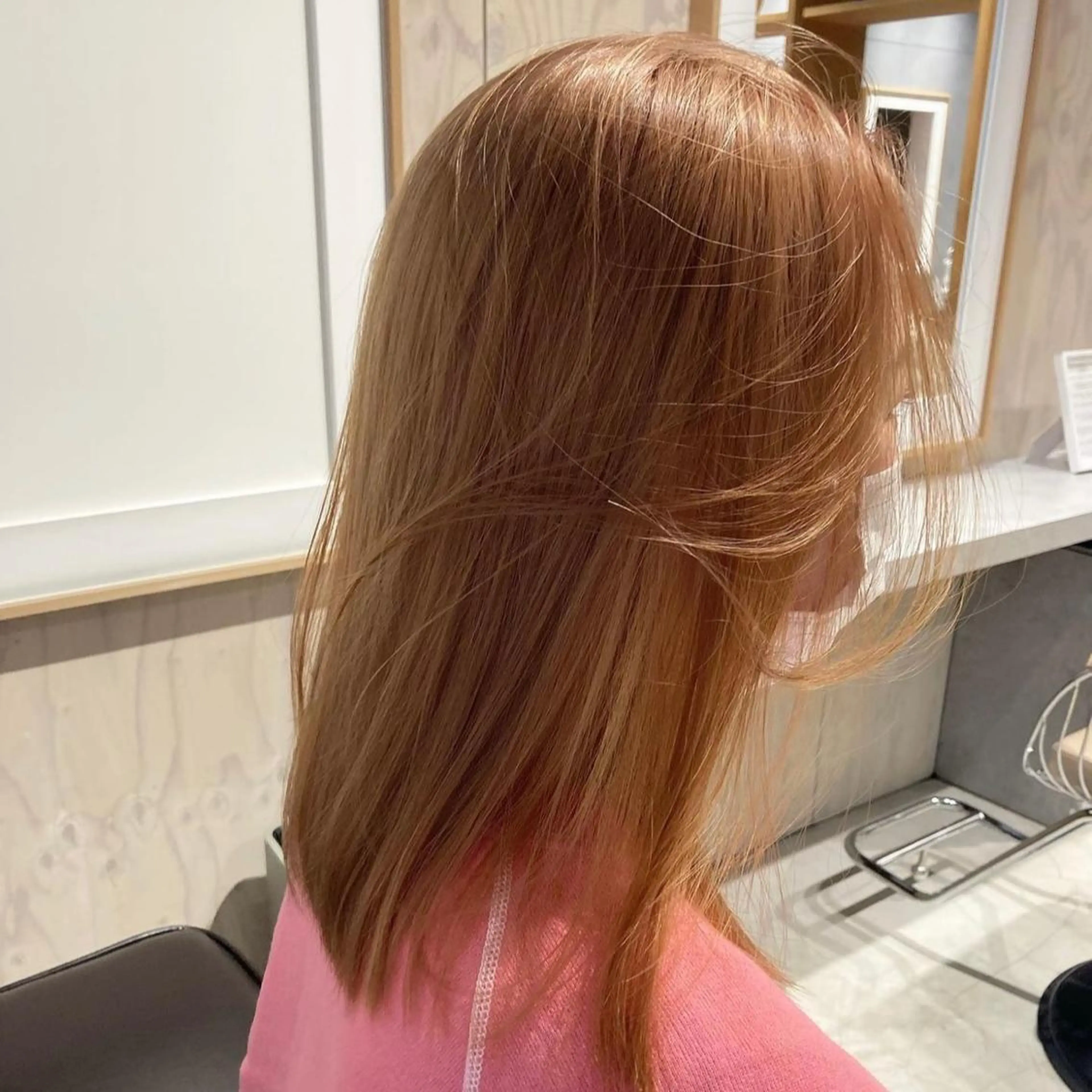 セミロング カラー GO TODAY SHAiRE SALON 原宿本店所属・ブリーチ/レイヤー ハッシュカット/河内のヘアスタイル