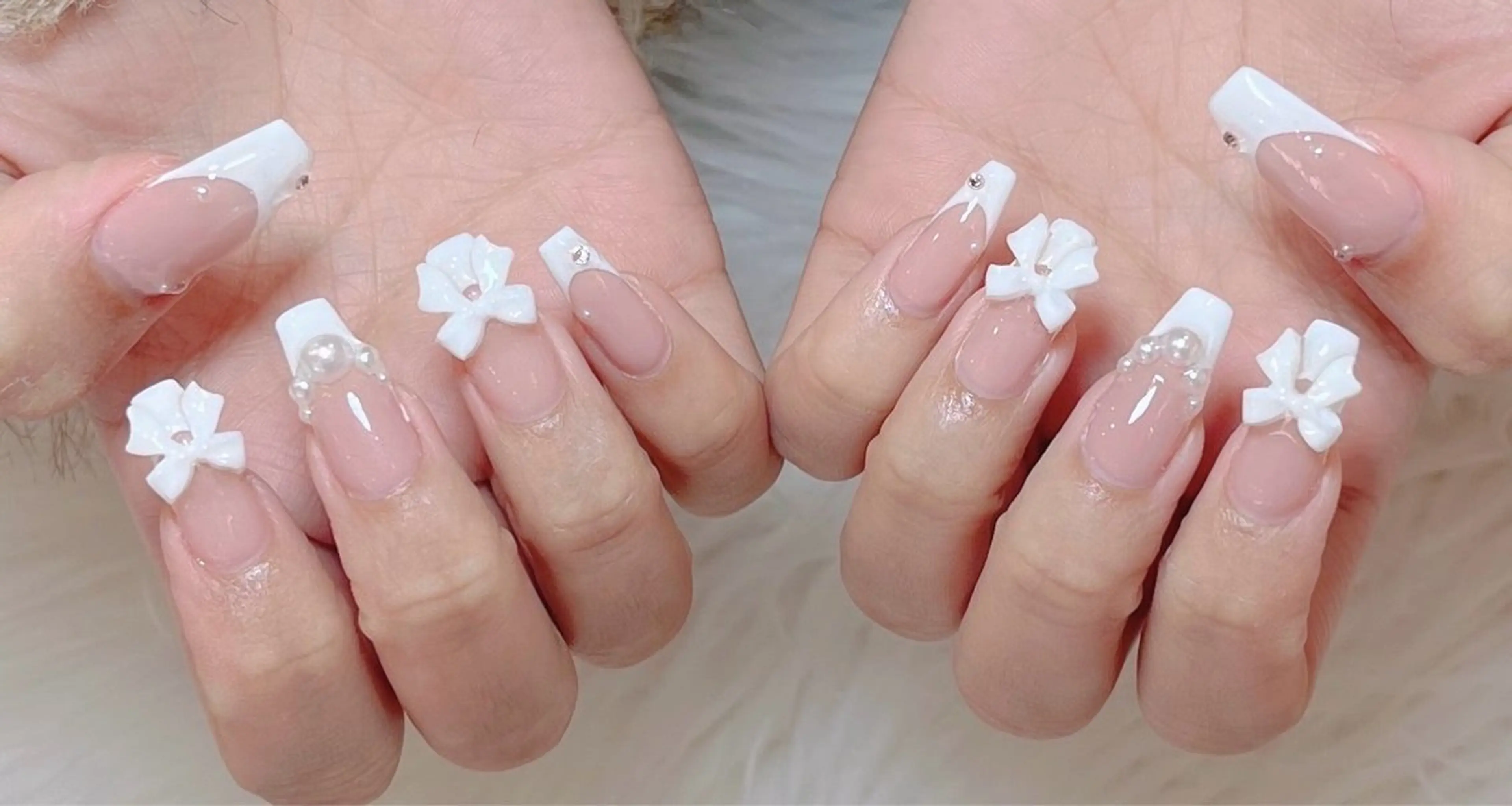 ネイル フレンチネイル ハンドネイル FLY Nail Salonのネイルデザイン