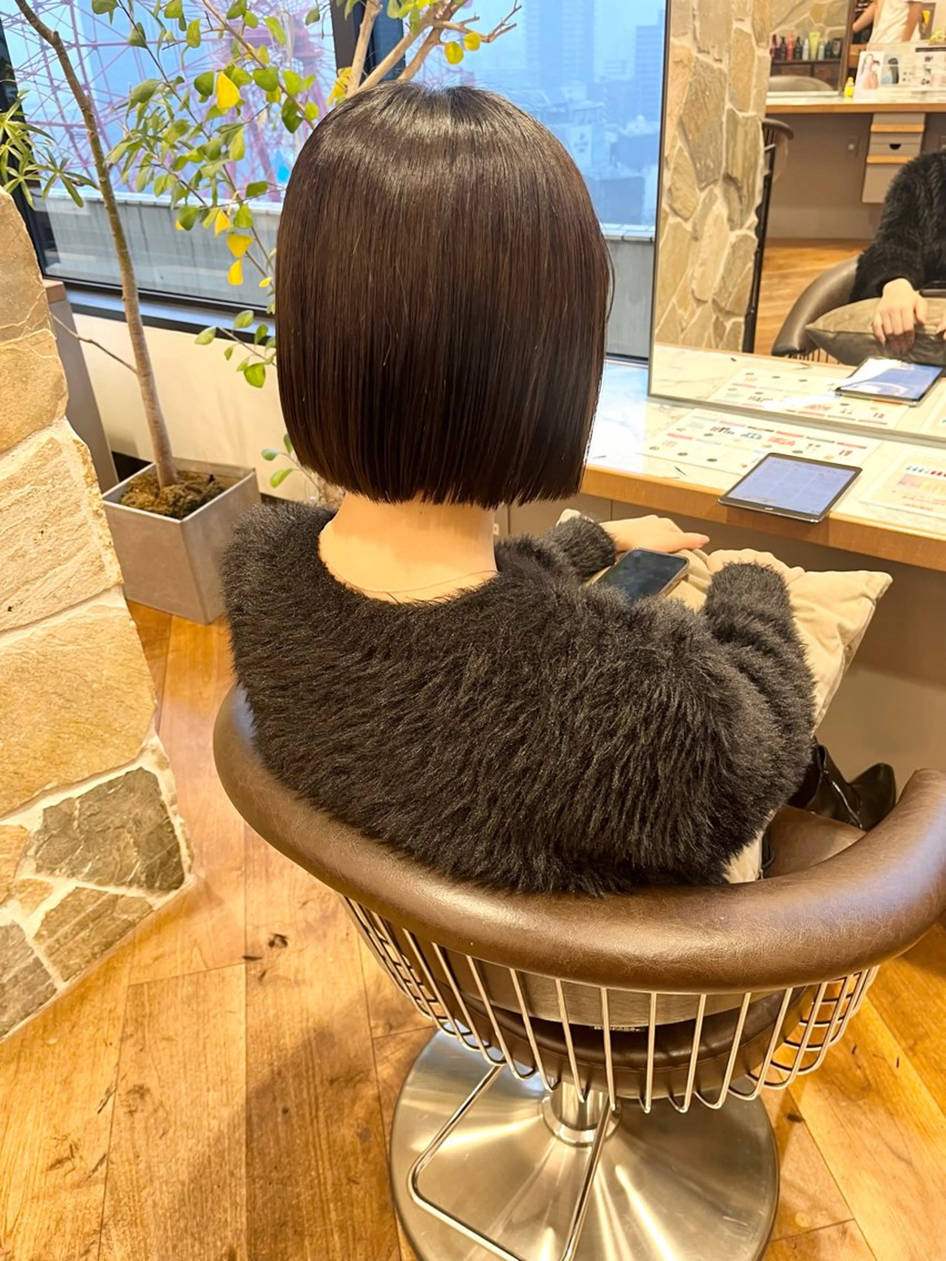 ショート 安田りっか /オリーブカラーのヘアスタイル