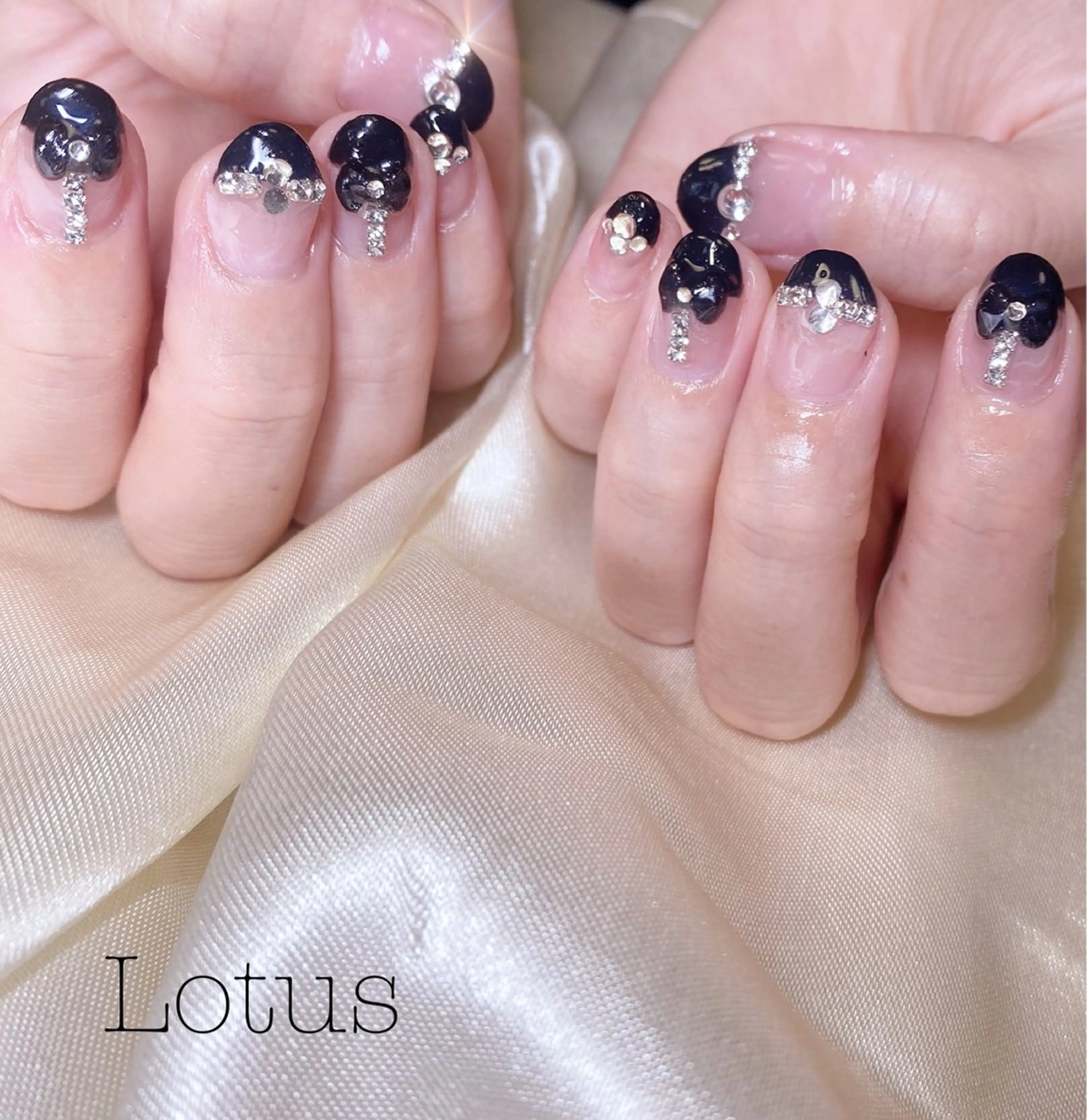 ネイル ハンドネイル Lotus 🌸のネイルデザイン