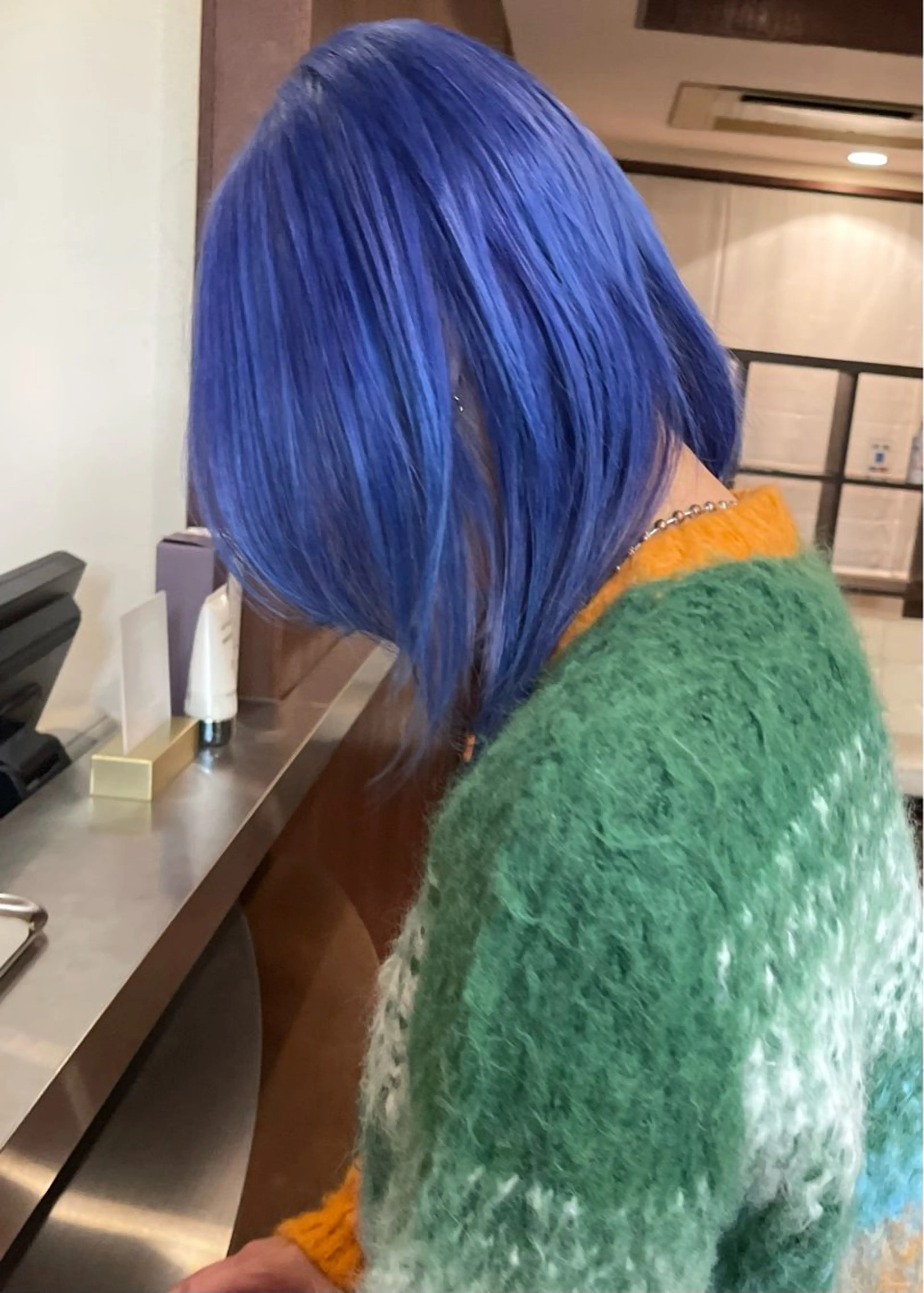 ミディアム カラー ブルーカラー カット ヘアカラー トリートメント 髪質改善ｶﾗｰ ｹｱﾌﾞﾘｰﾁ/ﾀﾑのヘアスタイル