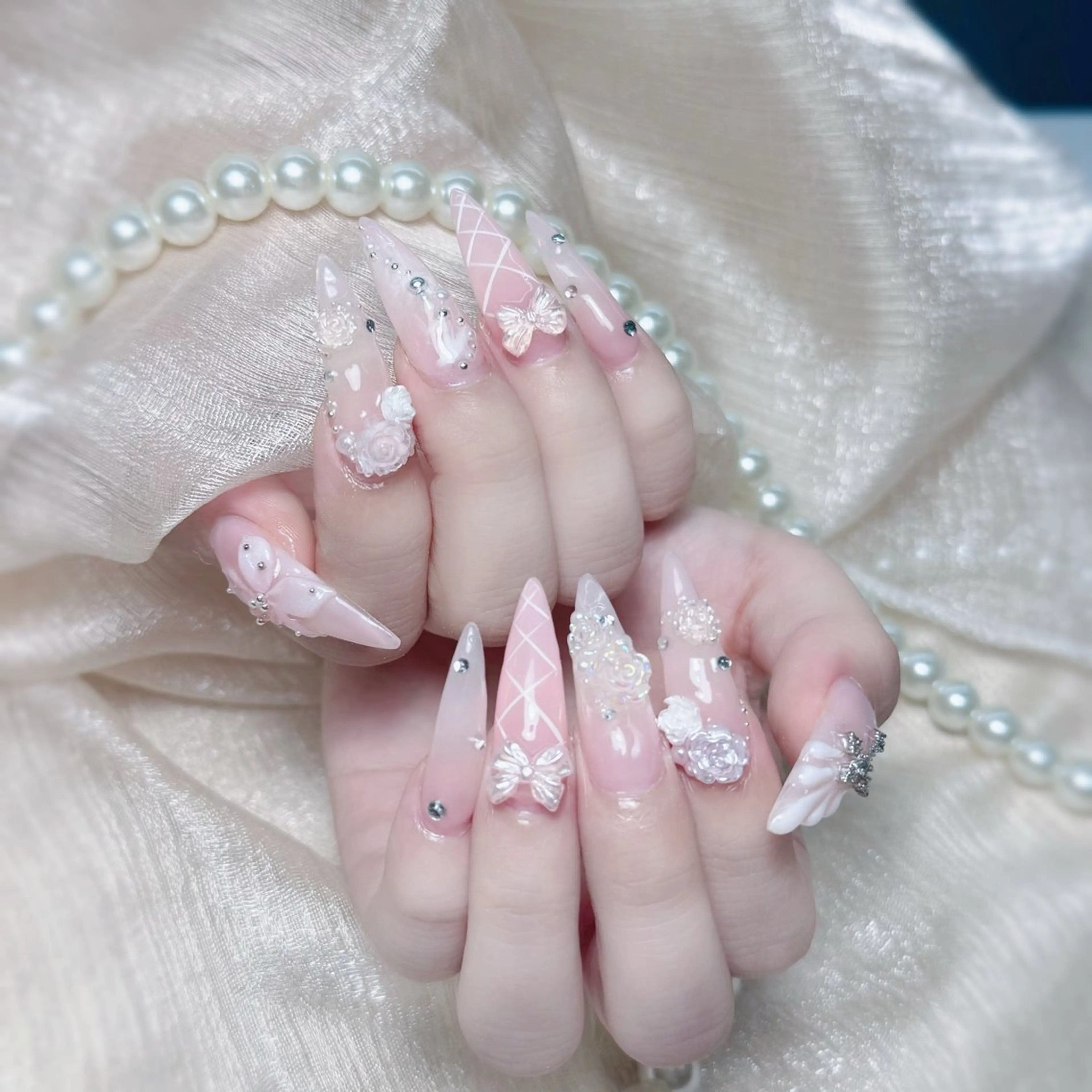 ネイル ハンドネイル いちご chan novaのネイルデザイン