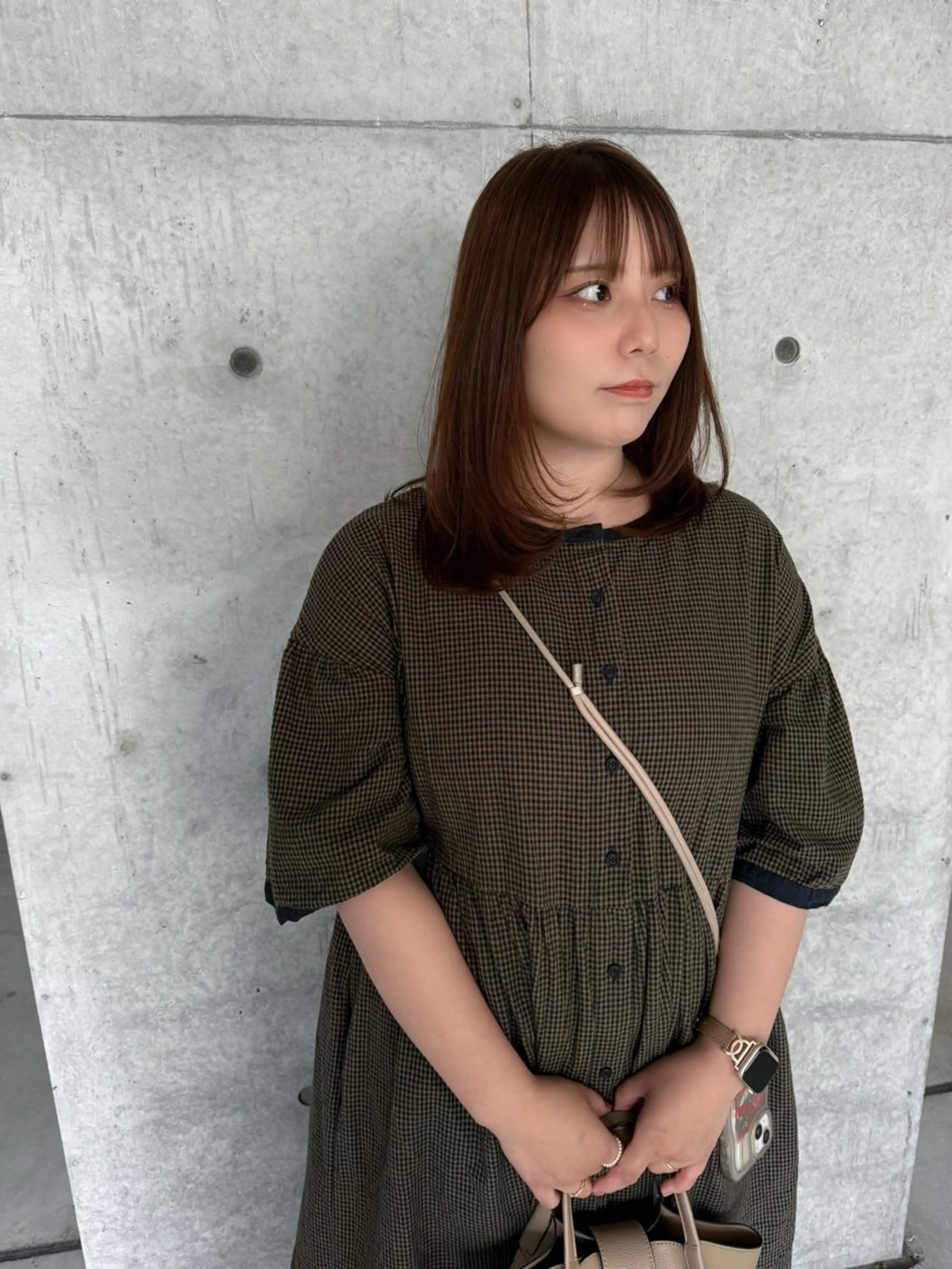ミディアム カラー ミディアムレイヤー アッシュ ベージュカラー ブリーチ 透明感カラー カット ヘアカラー トリートメント 日本一丁寧なカット/ 小林輝🍀︎のヘアスタイル