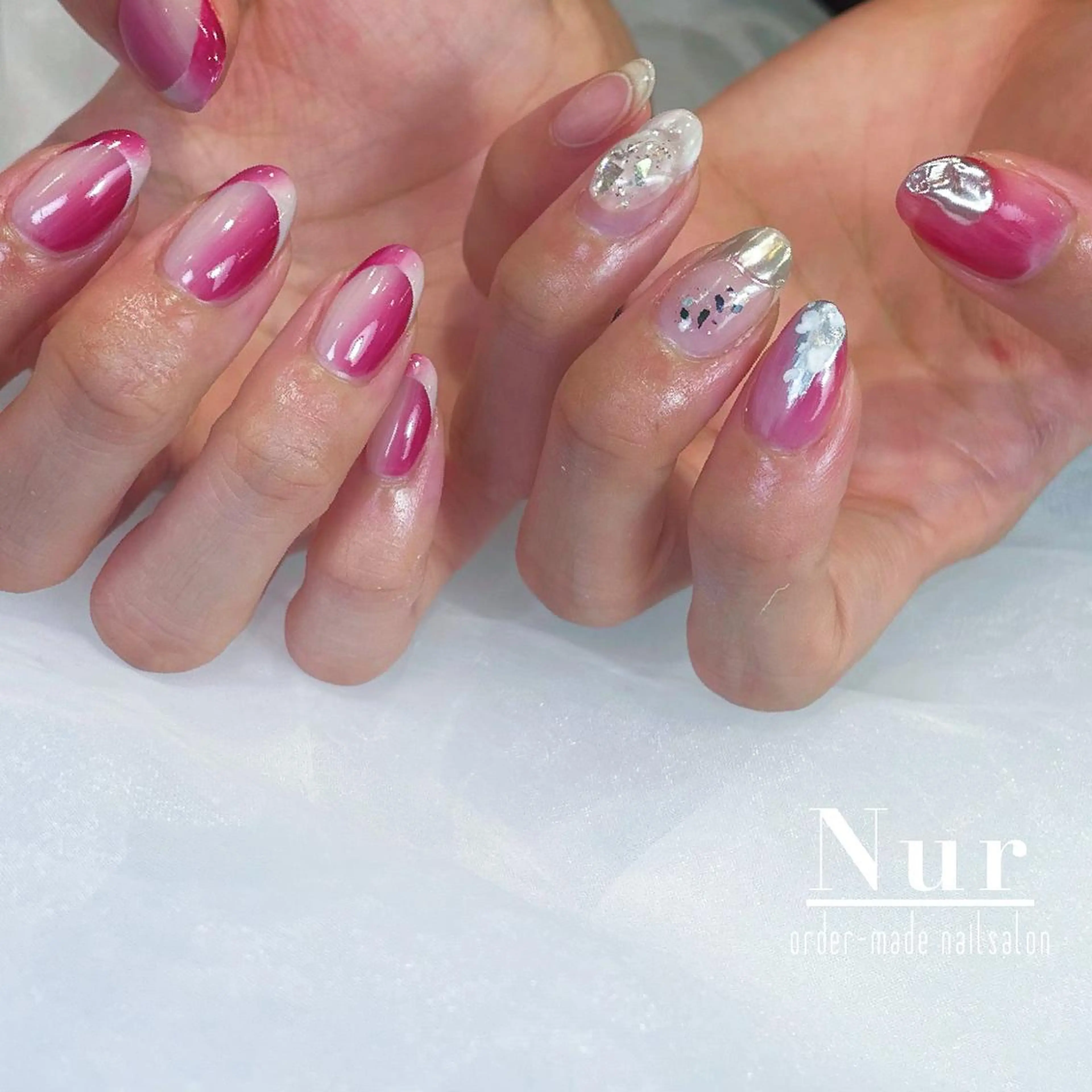 ネイル オーロラネイル フレンチネイル 韓国ネイル ニュアンスネイル オンブレフレンチ nailroom No.9(ナイン)のネイルデザイン