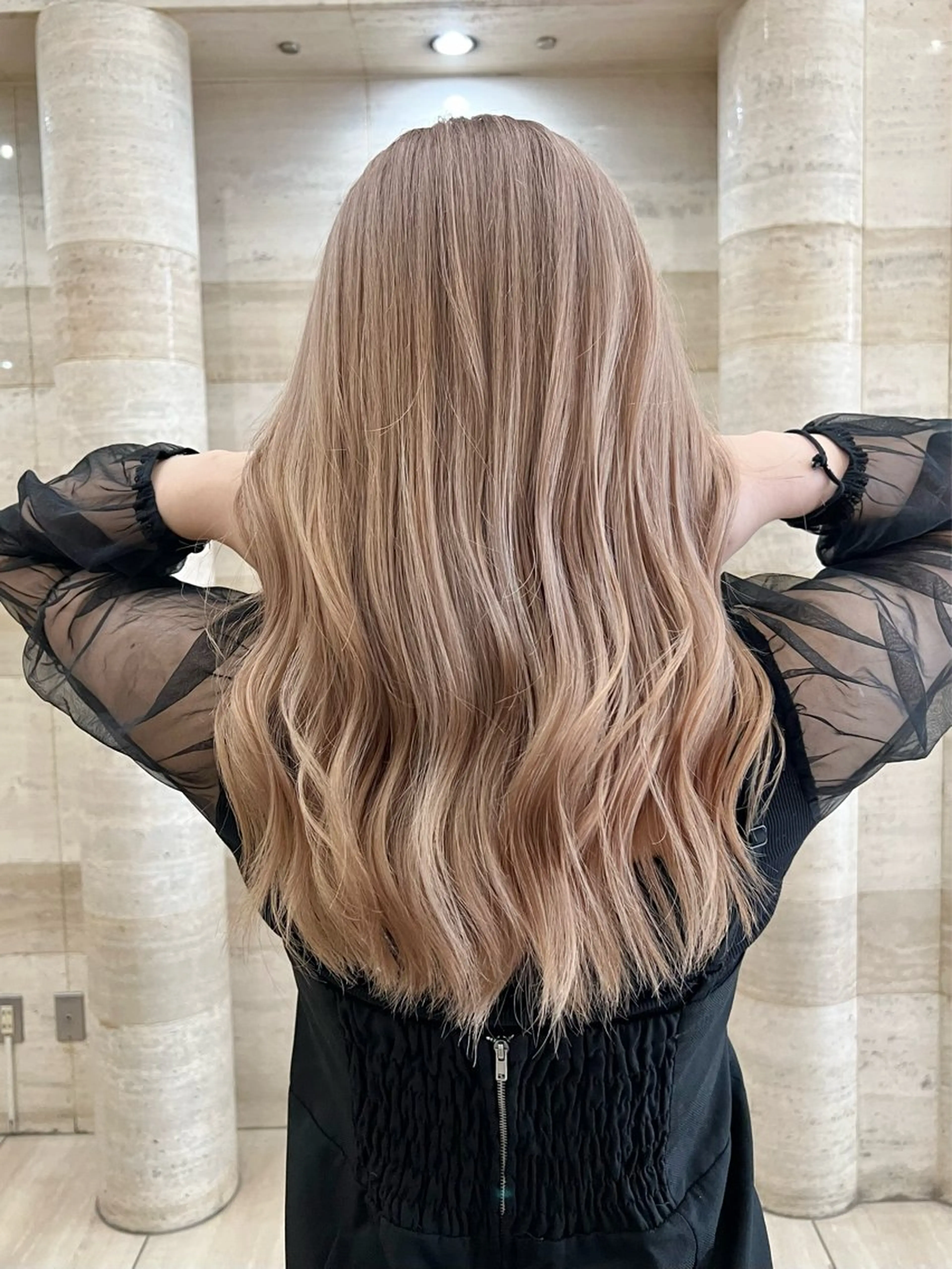 ロング カラー バレイヤージュ ブリーチ ケアブリーチ ダブルカラー ハイトーンカラー ヘアカラー Via officialのヘアスタイル