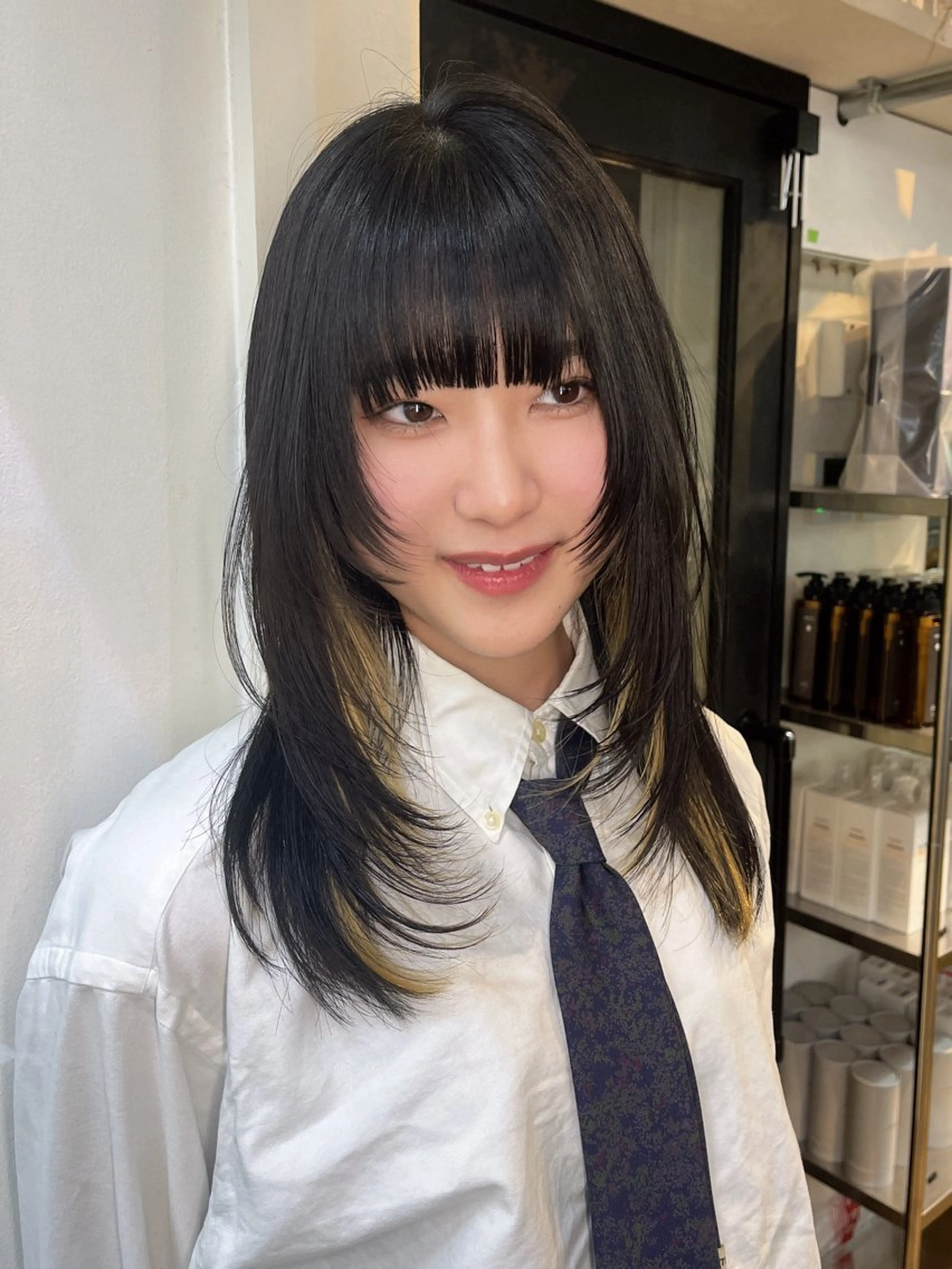 セミロング レイヤーカット Airi 韓国🫧 レイヤーカットのヘアスタイル