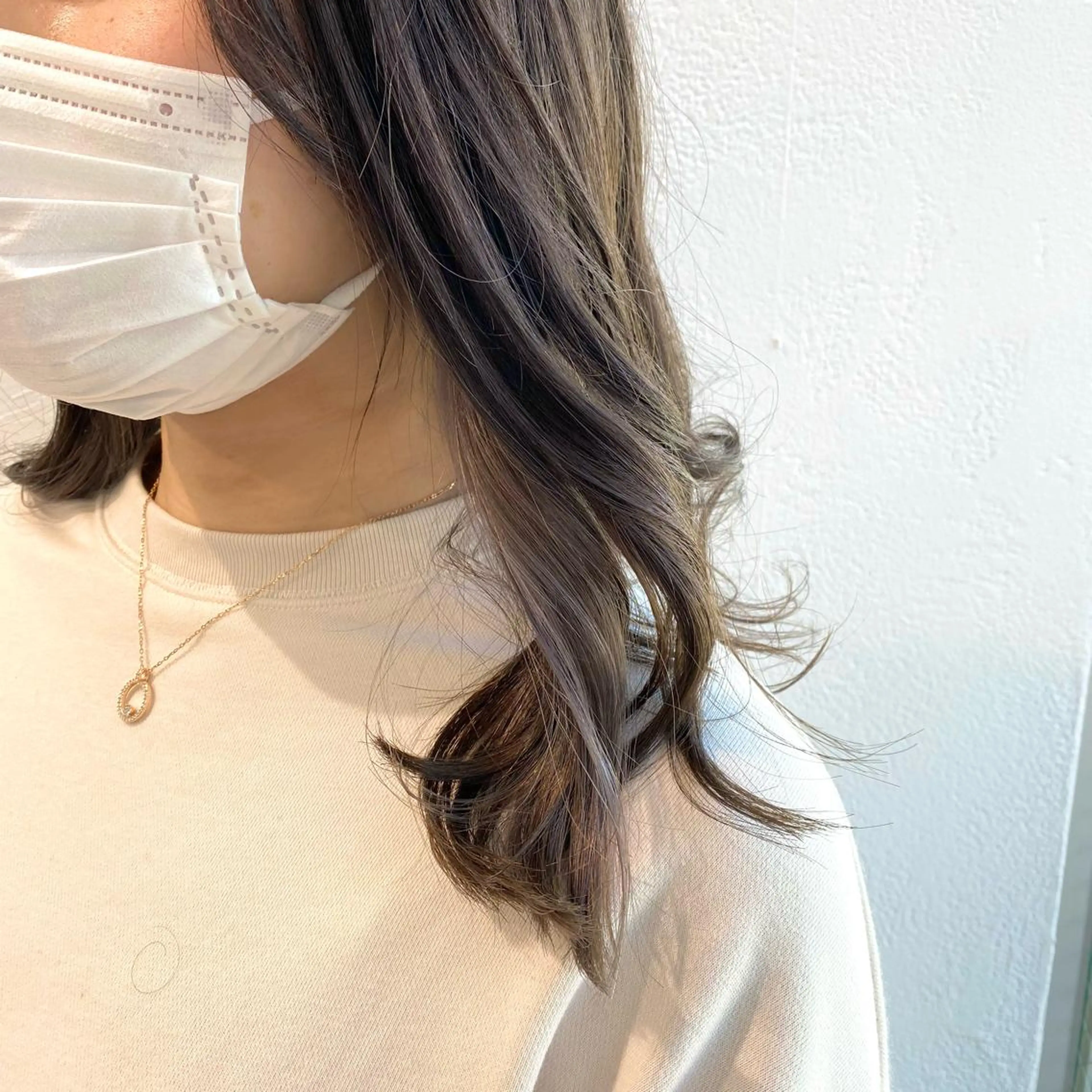 セミロング カラー ベージュカラー イヤリングカラー ホワイトベージュ トリートメント インナーカラー/レイ ヤーカット♡/マキシのヘアスタイル