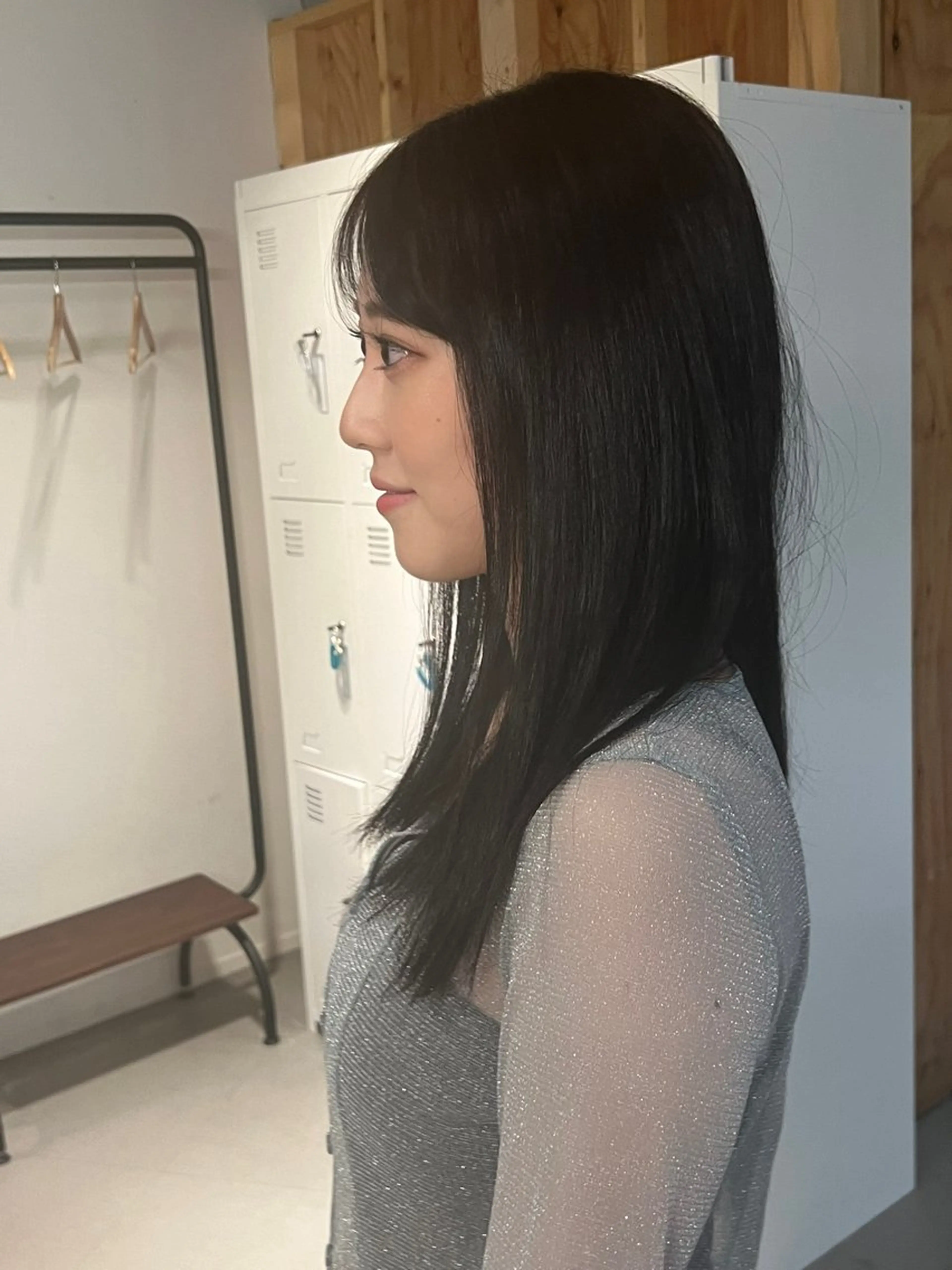 ミディアム カラー 河本伶 質感レイヤーカットのヘアスタイル
