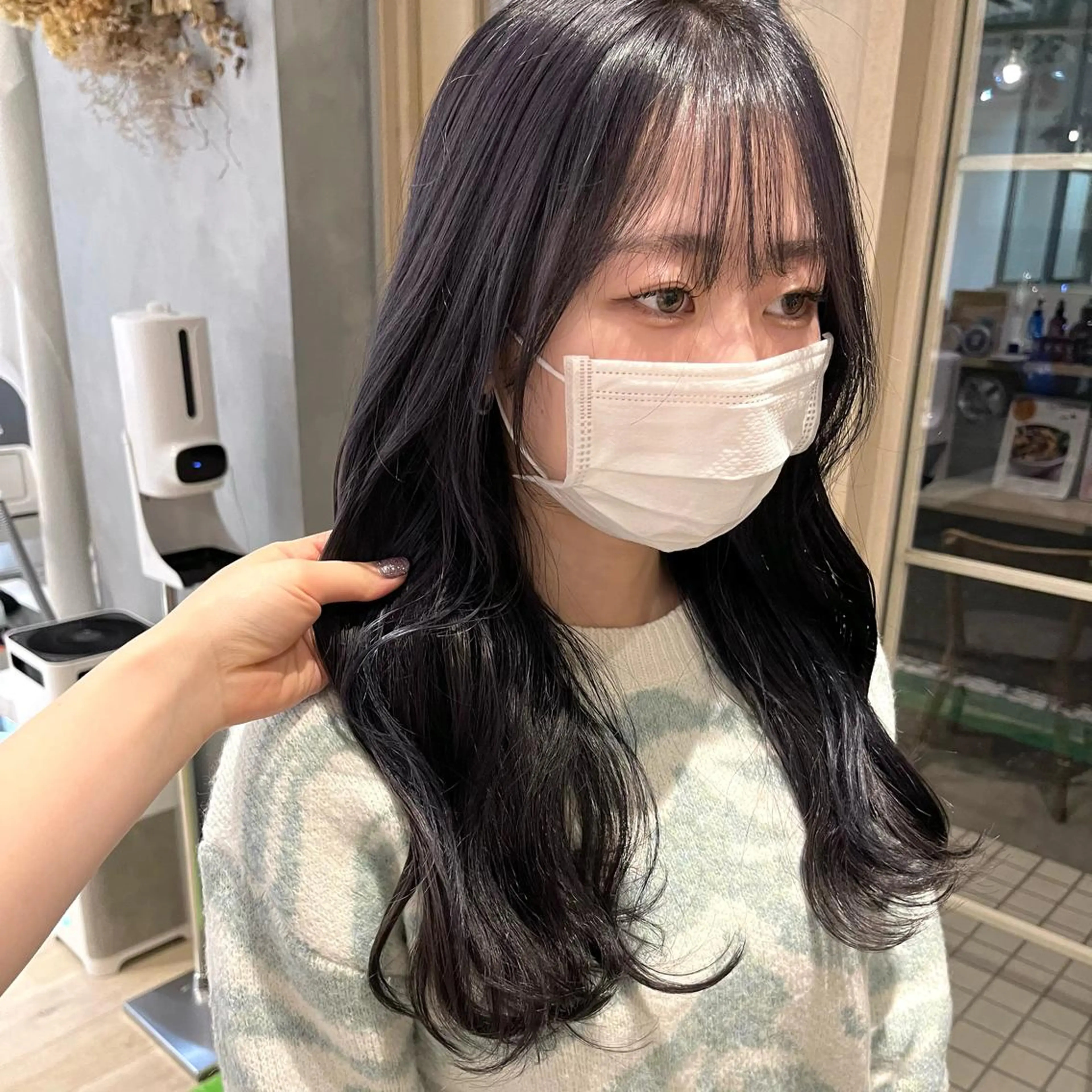 ロング カラー 黒髪 ラベンダーカラー ヘアカラー mai ROCCOのヘアスタイル