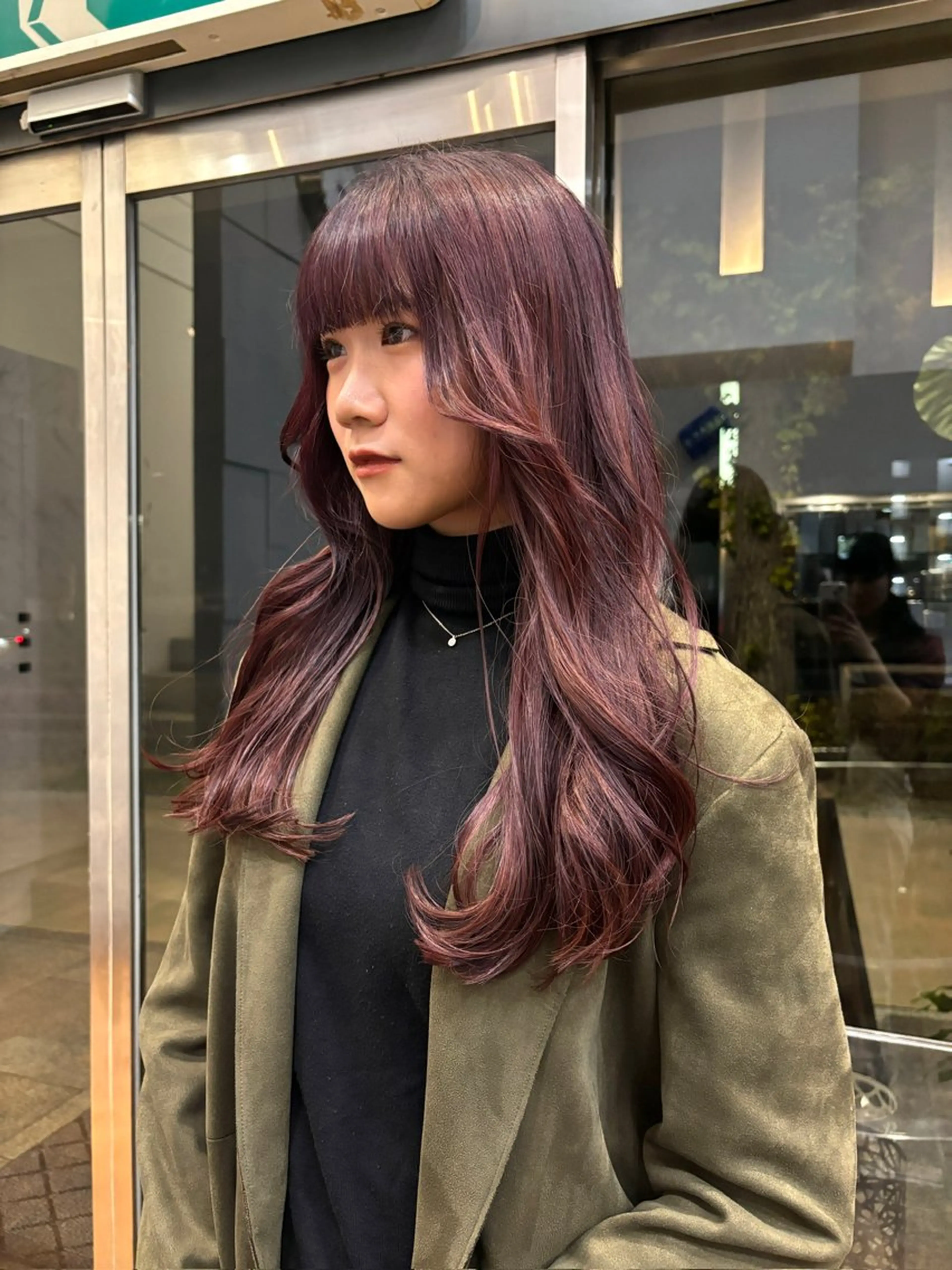 ロング カット ヘアカラー miu /透明感カラーのヘアスタイル
