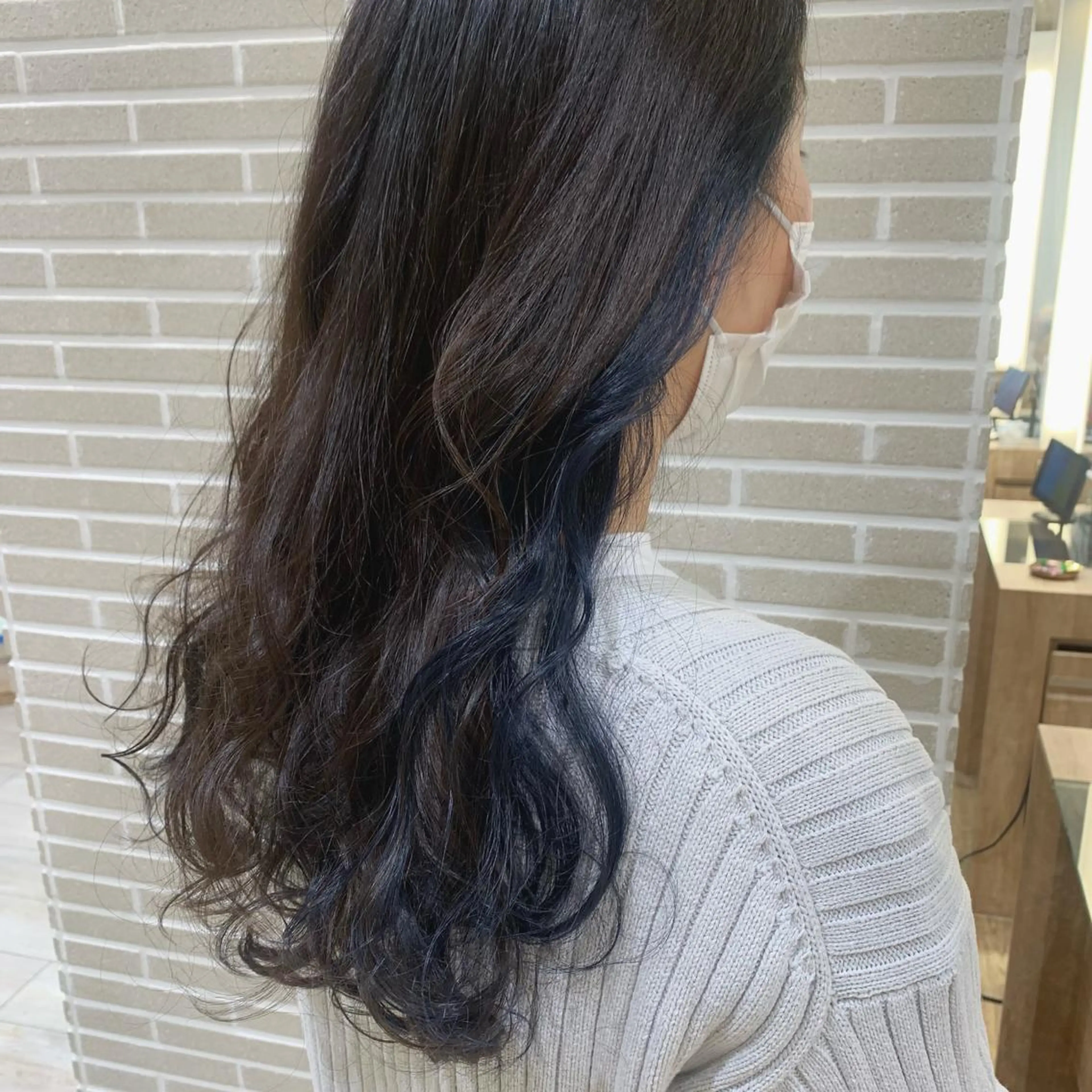 セミロング amie三ノ宮所属・潟上 菜摘のヘアスタイル