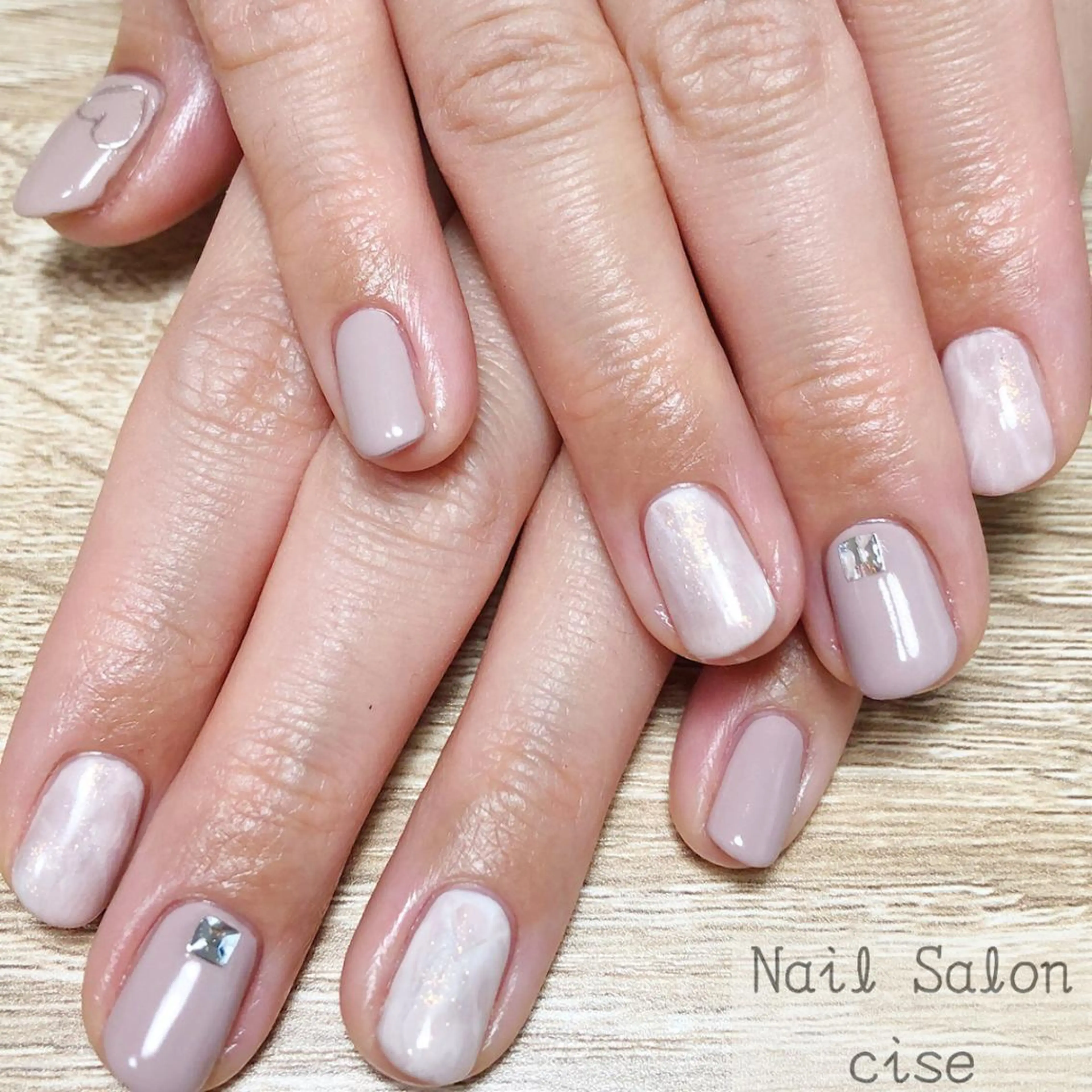 ネイル ニュアンスネイル シンプルネイル ハンドネイル Nail Salon cise所属・Nail Salon ciseのネイルデザイン